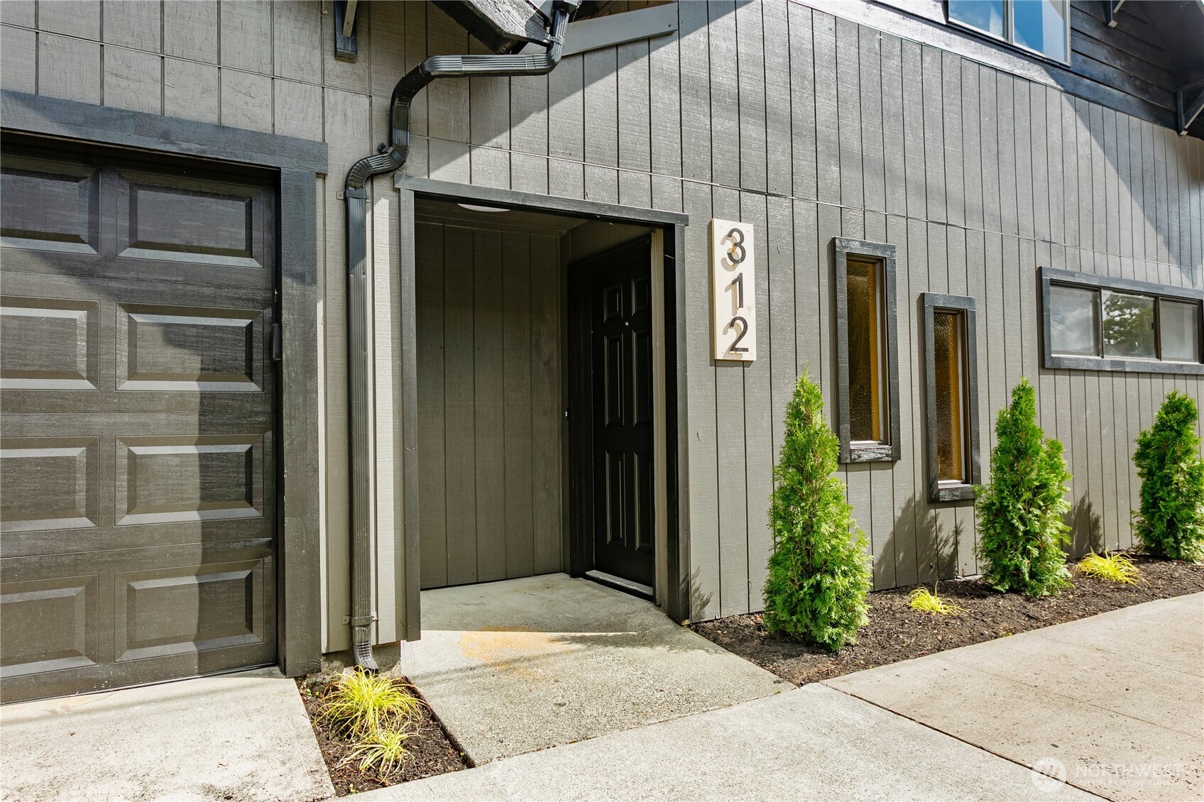 312 S Iron Property Photo 2
