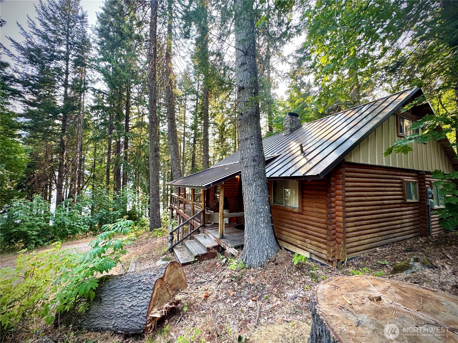17792 North Shore Drive Property Photo 4
