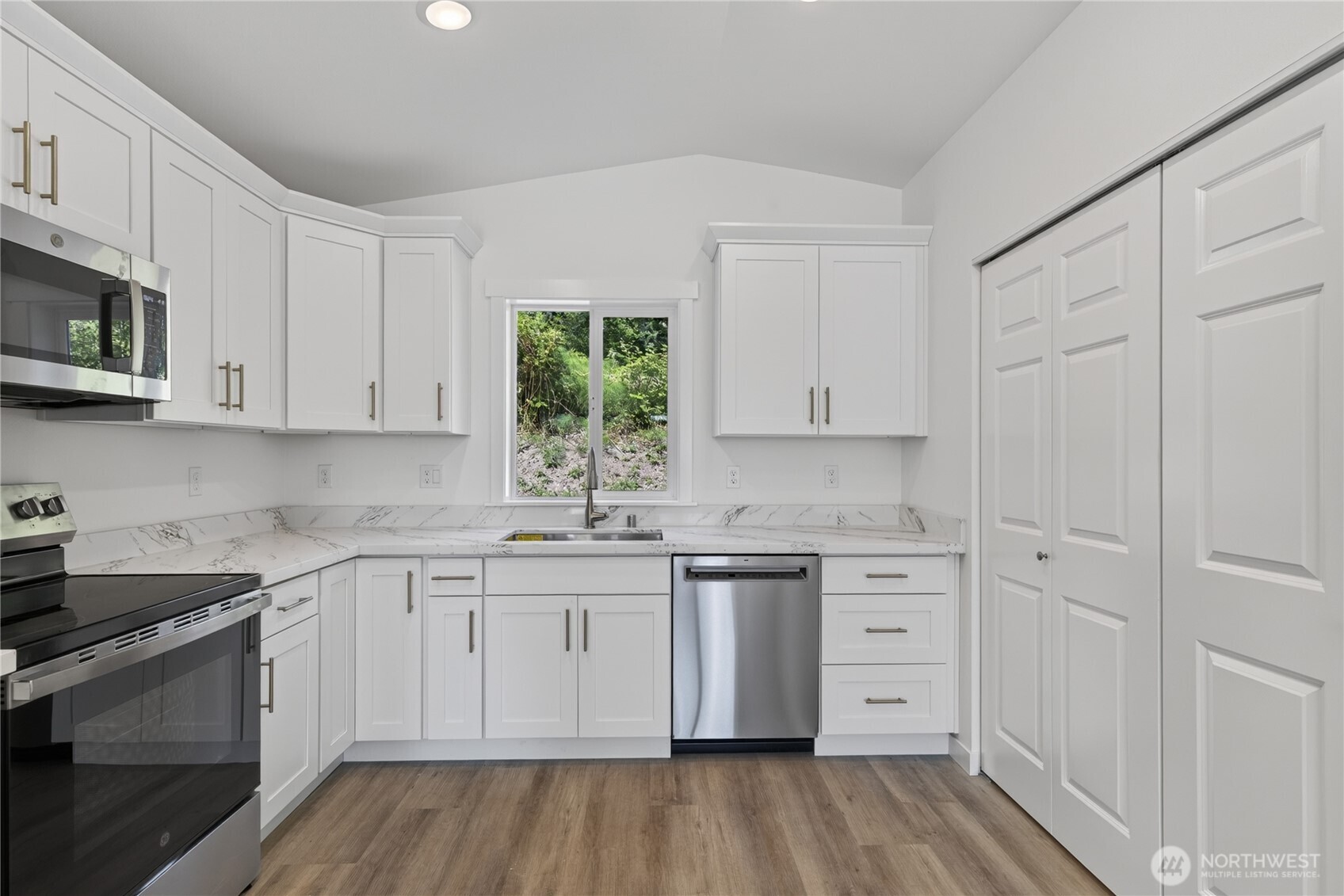 6888 Helena Street Property Photo 10