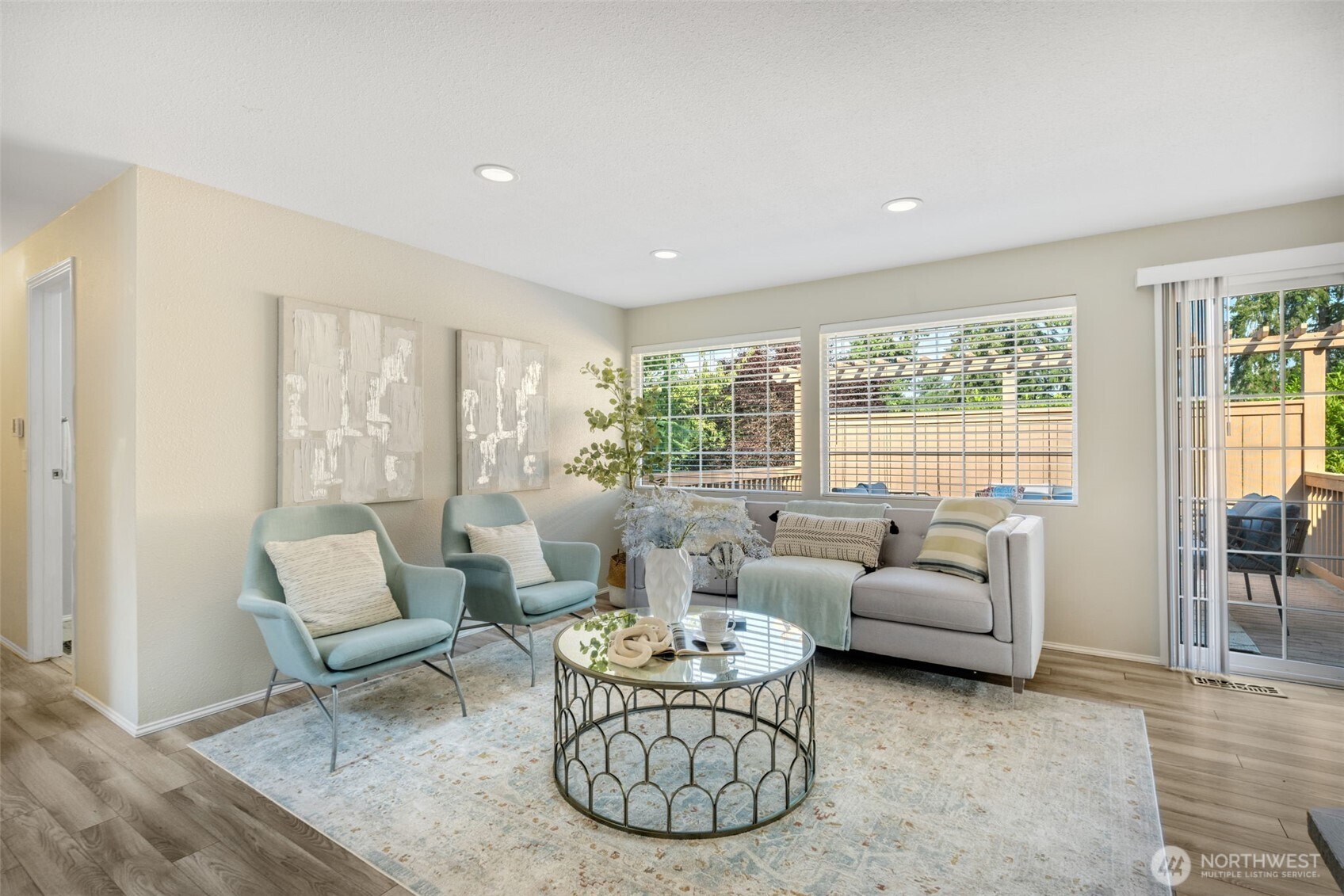 136 128th Avenue Property Photo 3