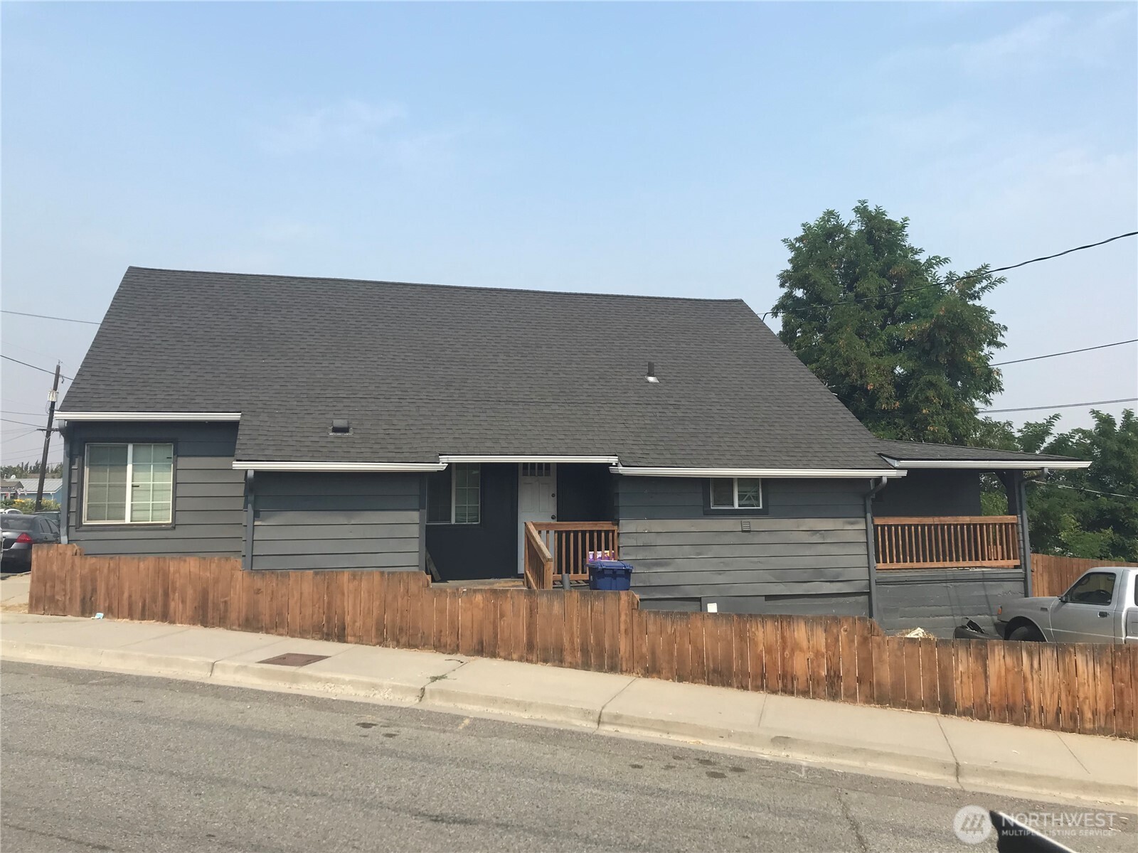 541 Walker Avenue Property Photo 1