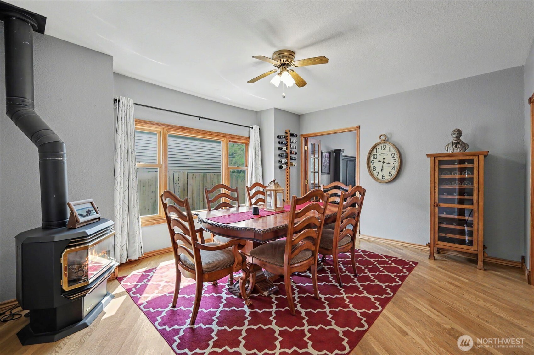 202 E Street Property Photo 5