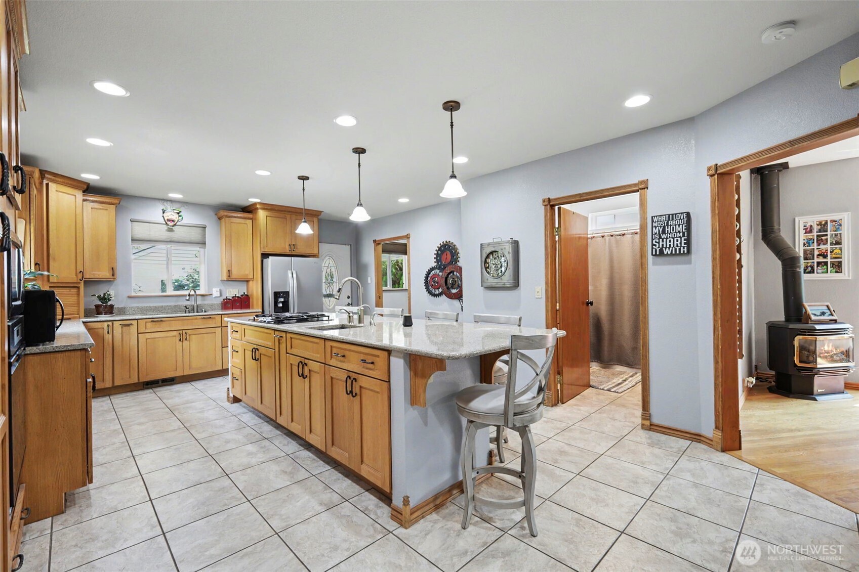 202 E Street Property Photo 6