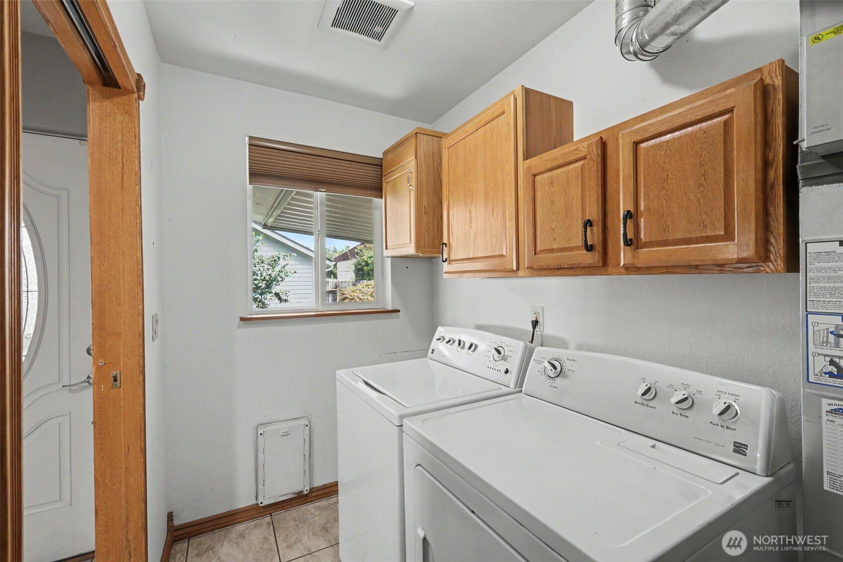 202 E Street Property Photo 11