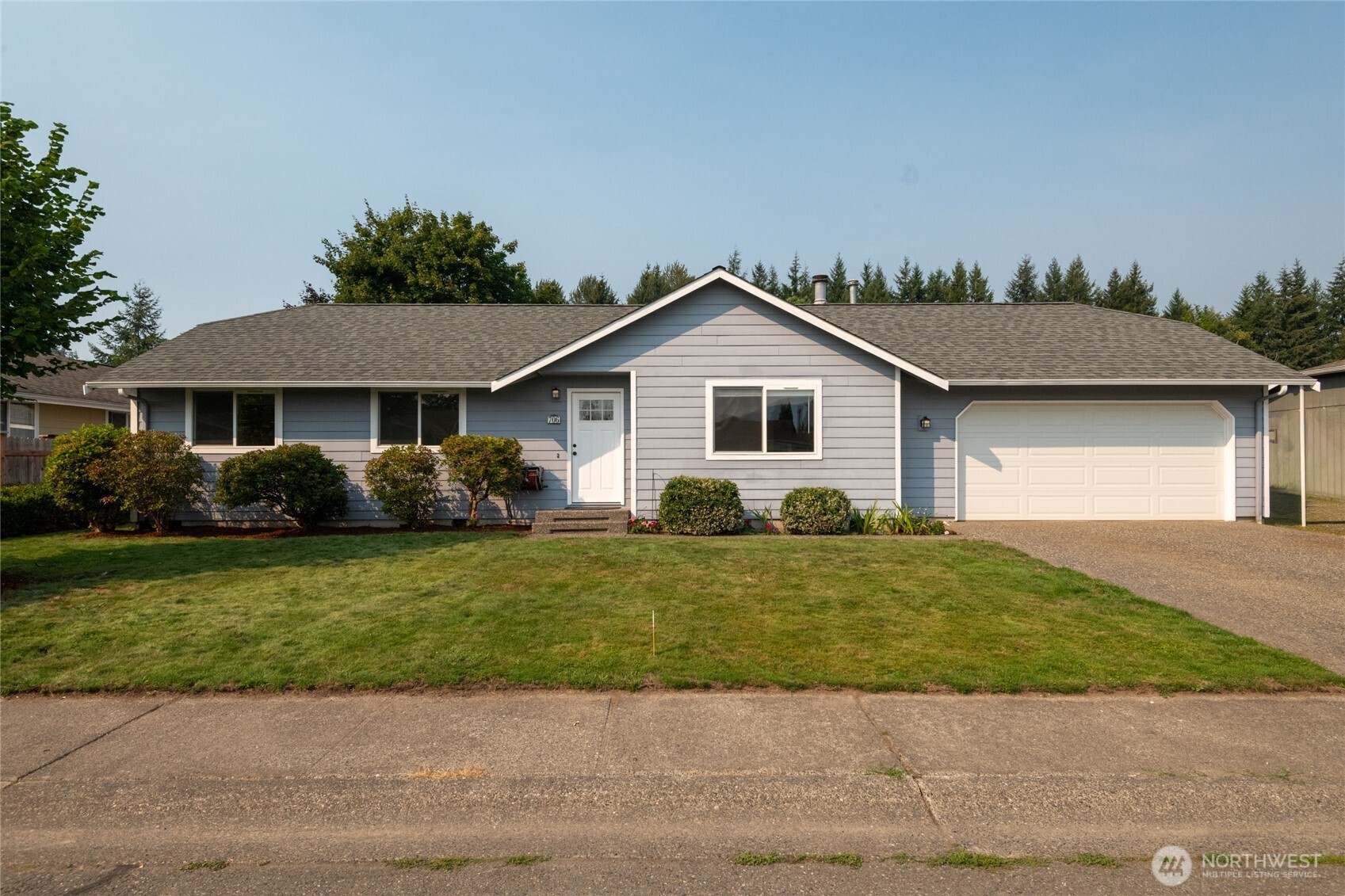 706 Cultus Mountain Drive Property Photo 1