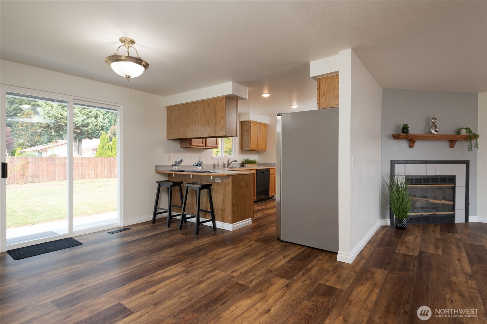 706 Cultus Mountain Drive Property Photo 4