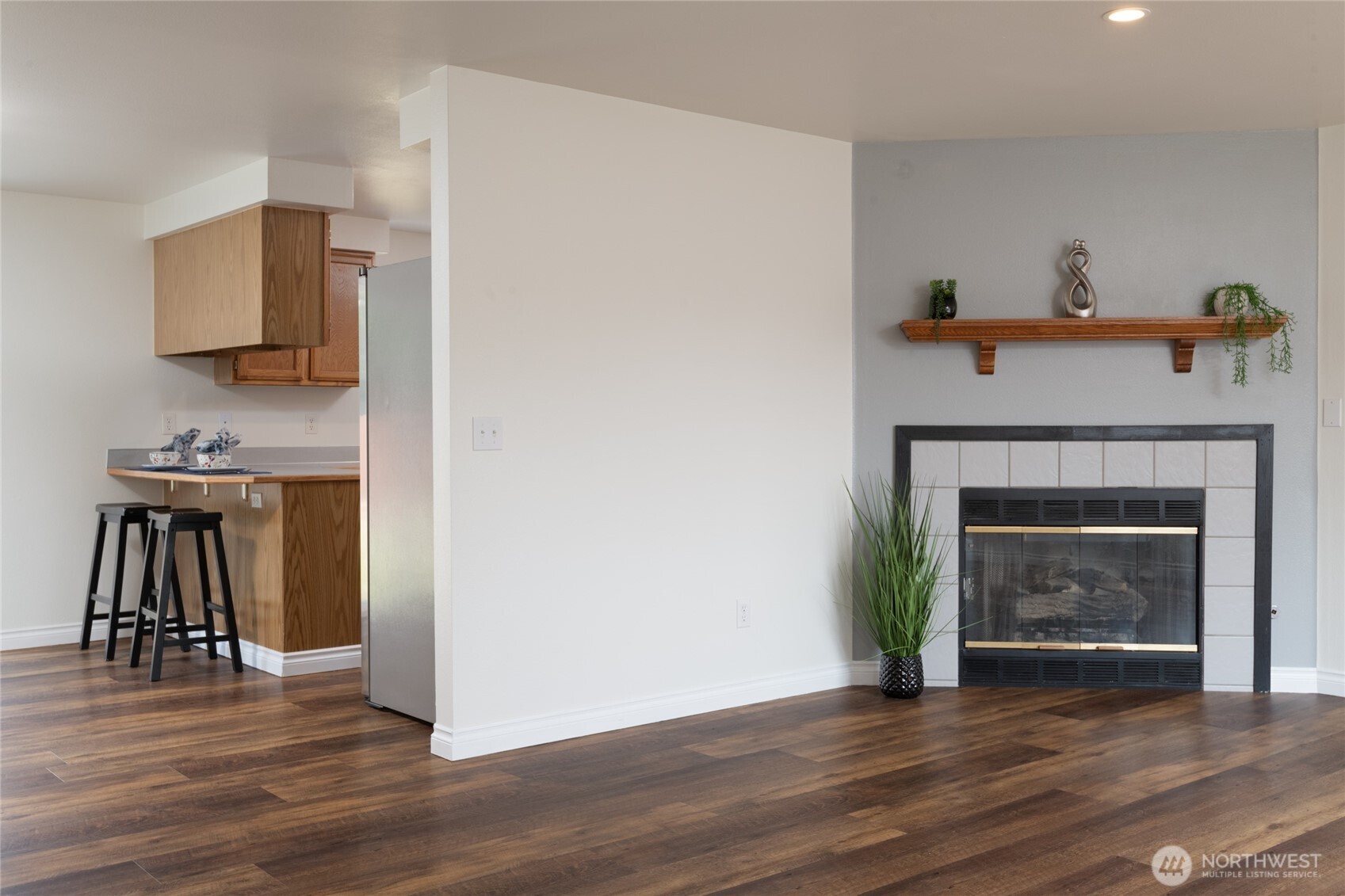 706 Cultus Mountain Drive Property Photo 8