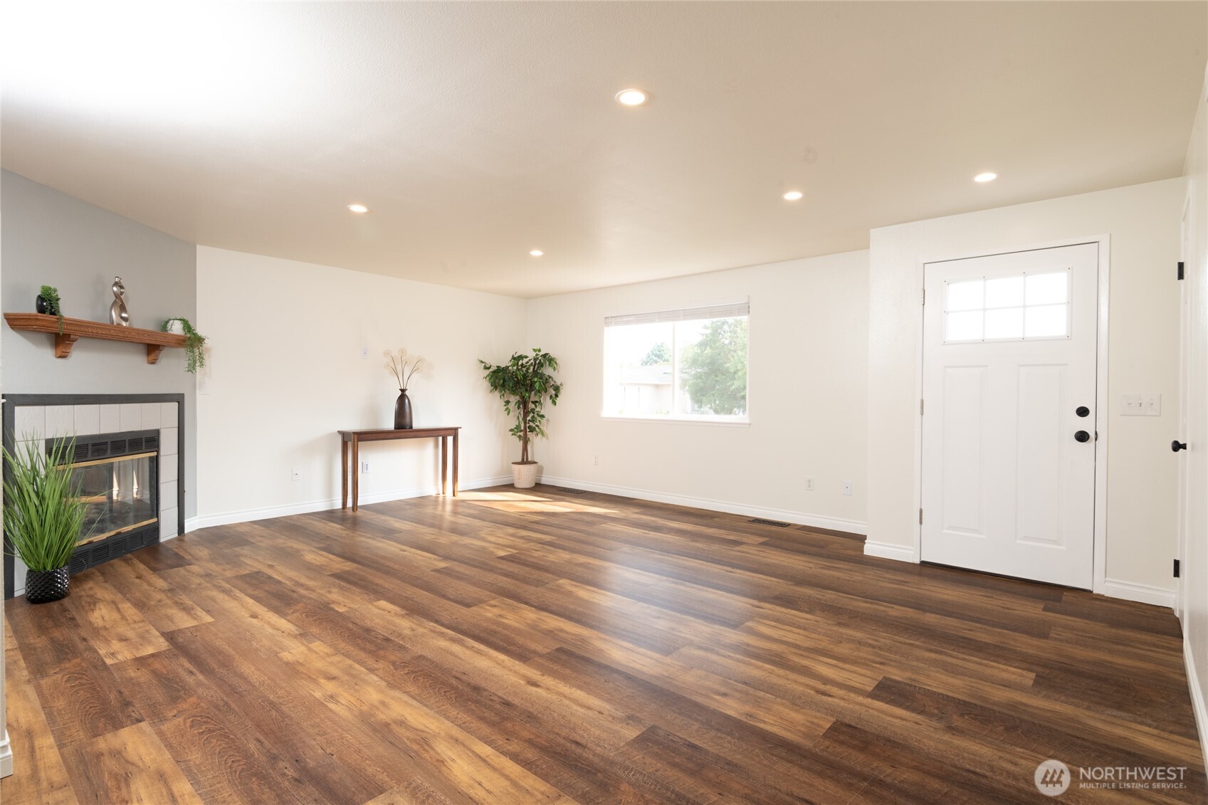 706 Cultus Mountain Drive Property Photo 12