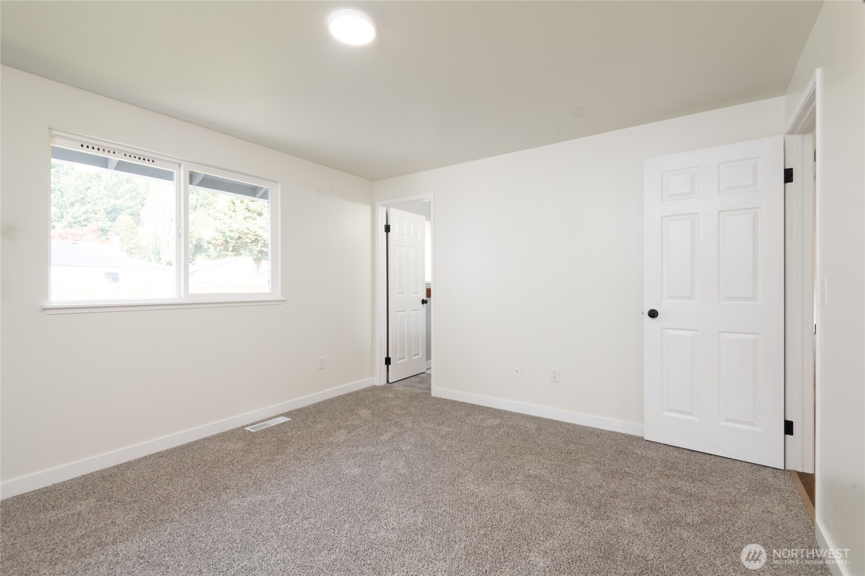 706 Cultus Mountain Drive Property Photo 16