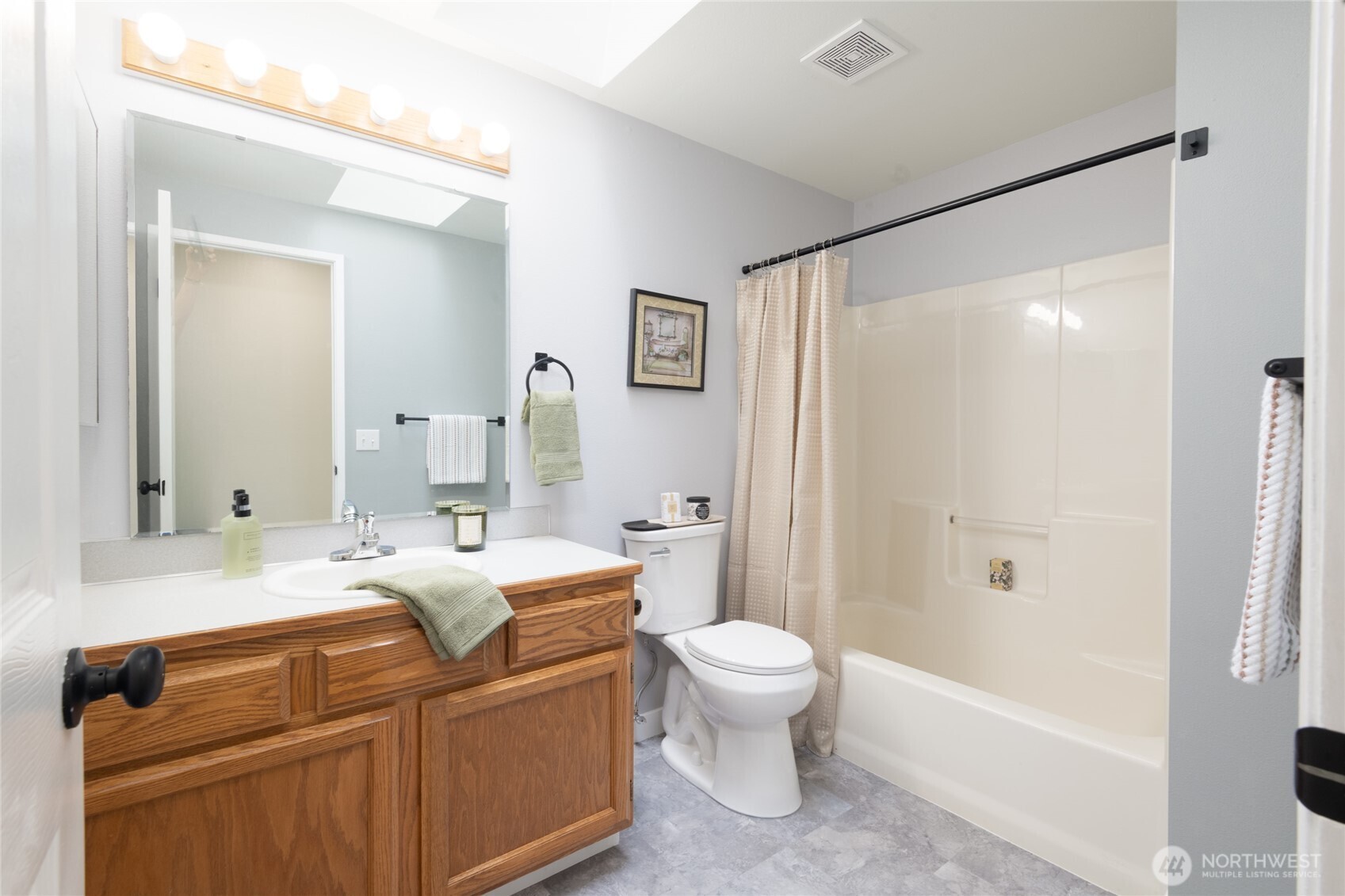706 Cultus Mountain Drive Property Photo 18