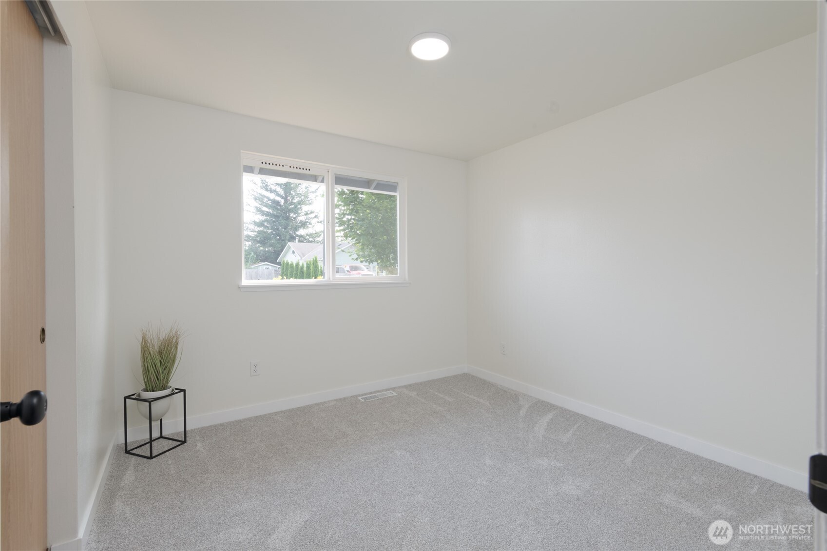 706 Cultus Mountain Drive Property Photo 19
