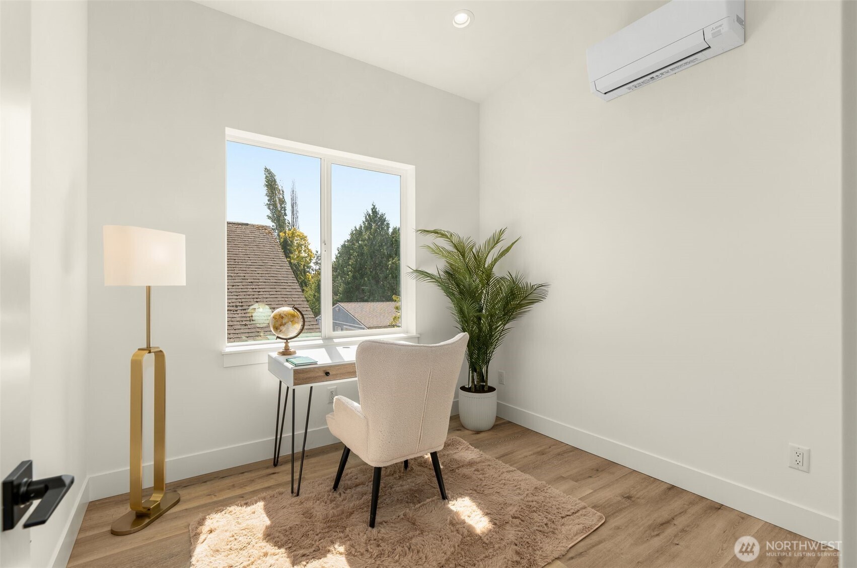 9251 Palatine Avenue B Property Photo 15