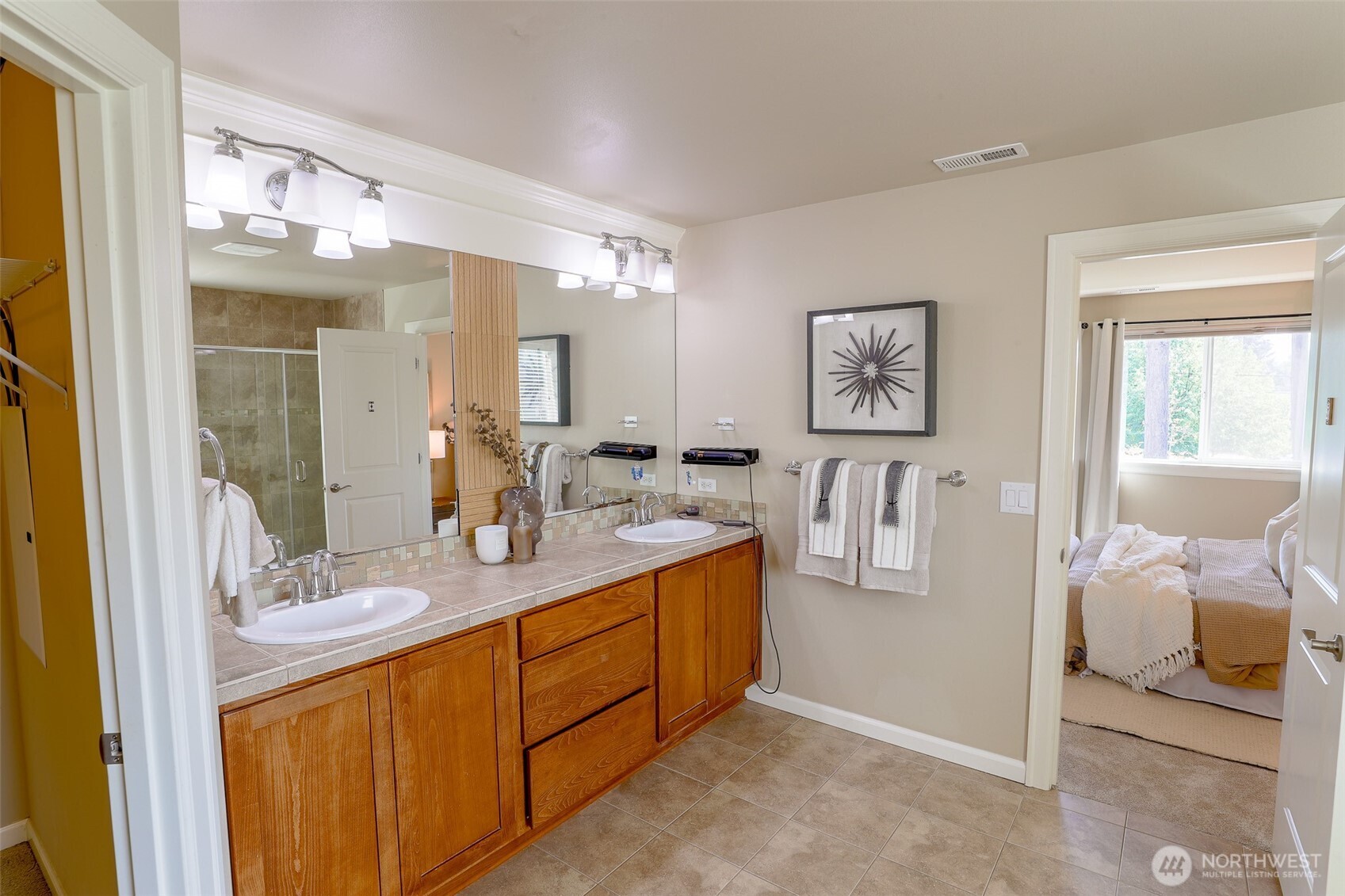 208 Ilwaco Place Property Photo 19