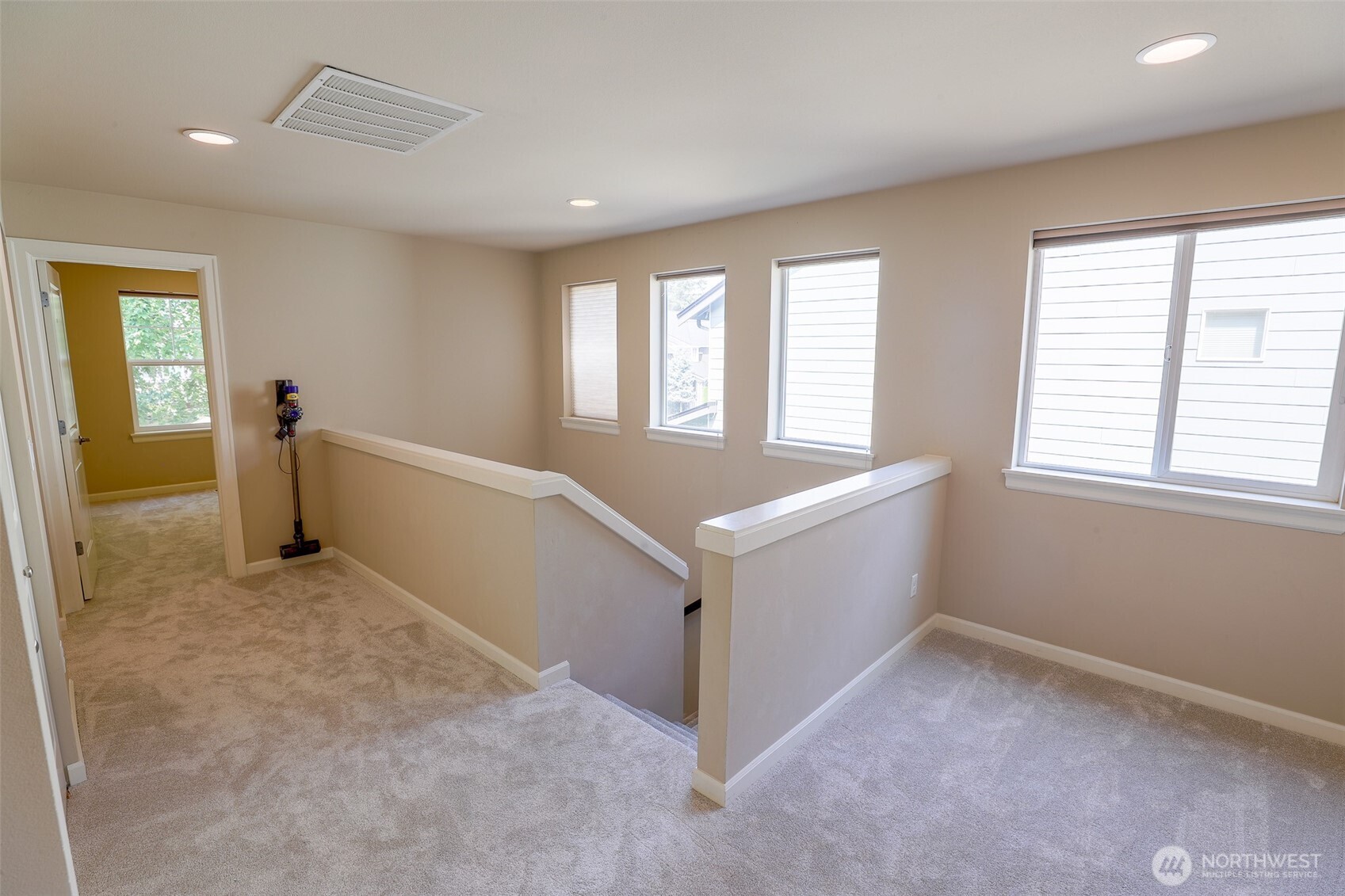 208 Ilwaco Place Property Photo 25