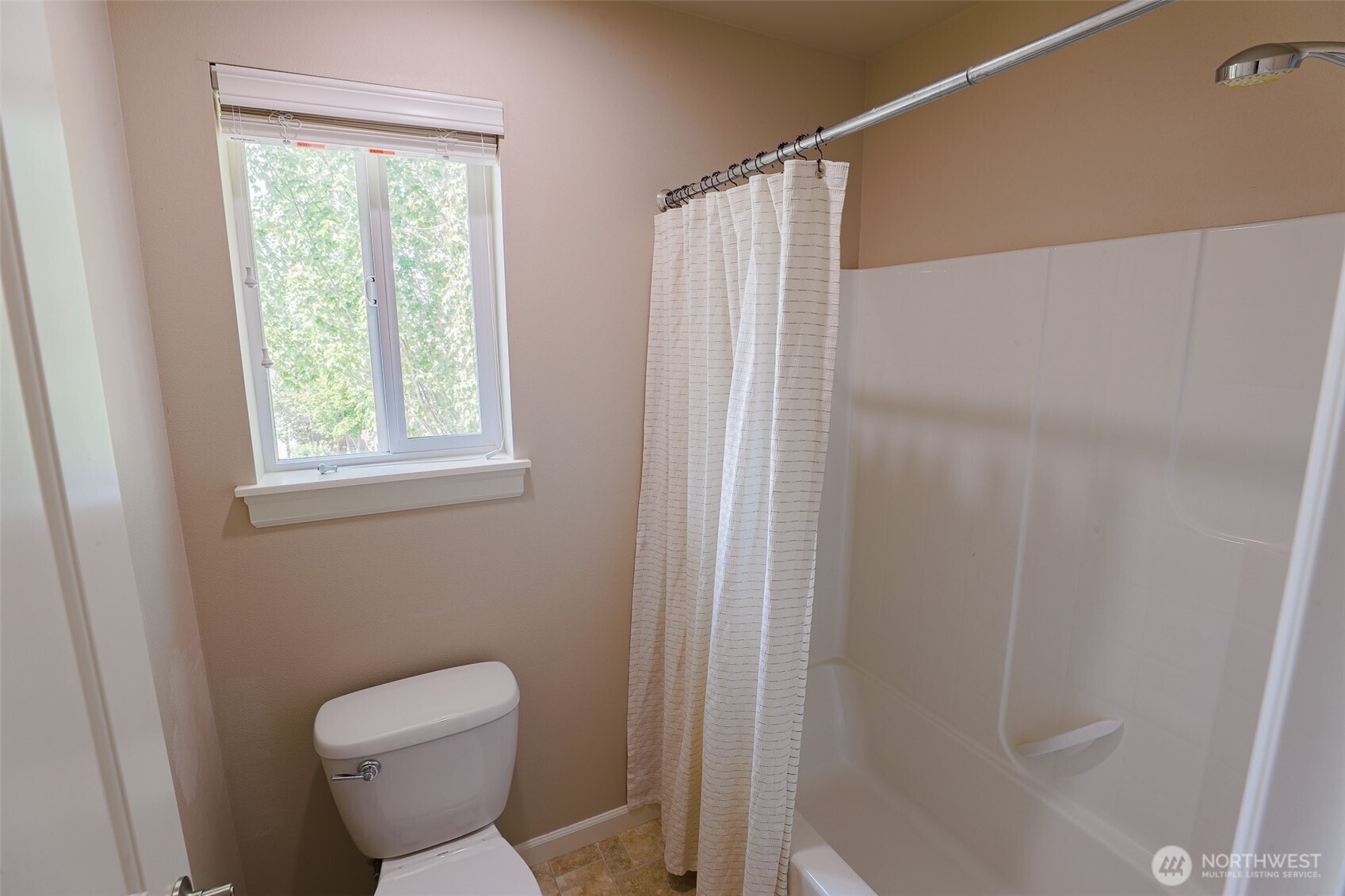 208 Ilwaco Place Property Photo 28