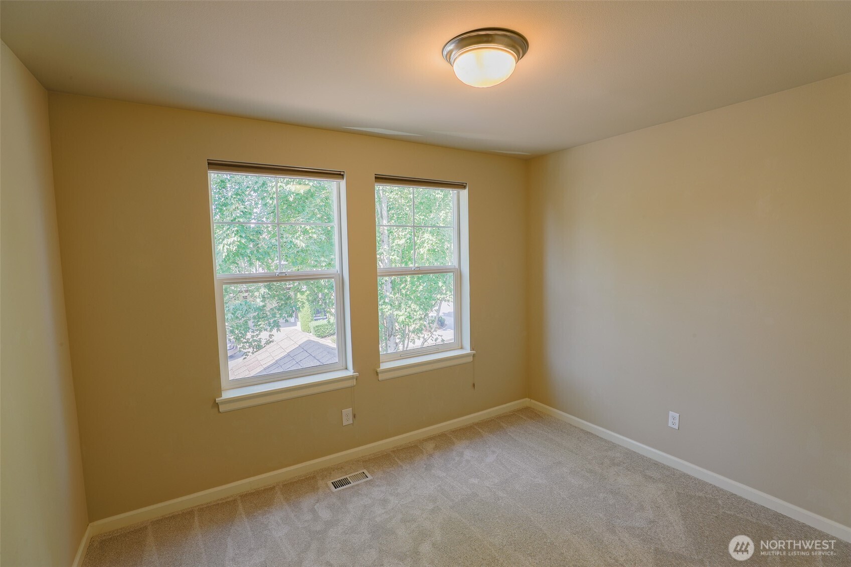 208 Ilwaco Place Property Photo 29