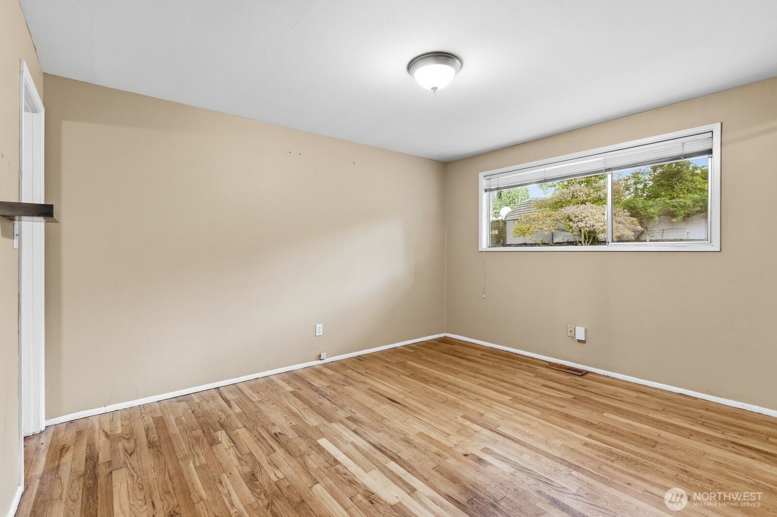 15634 Ne 1st Place Property Photo 7
