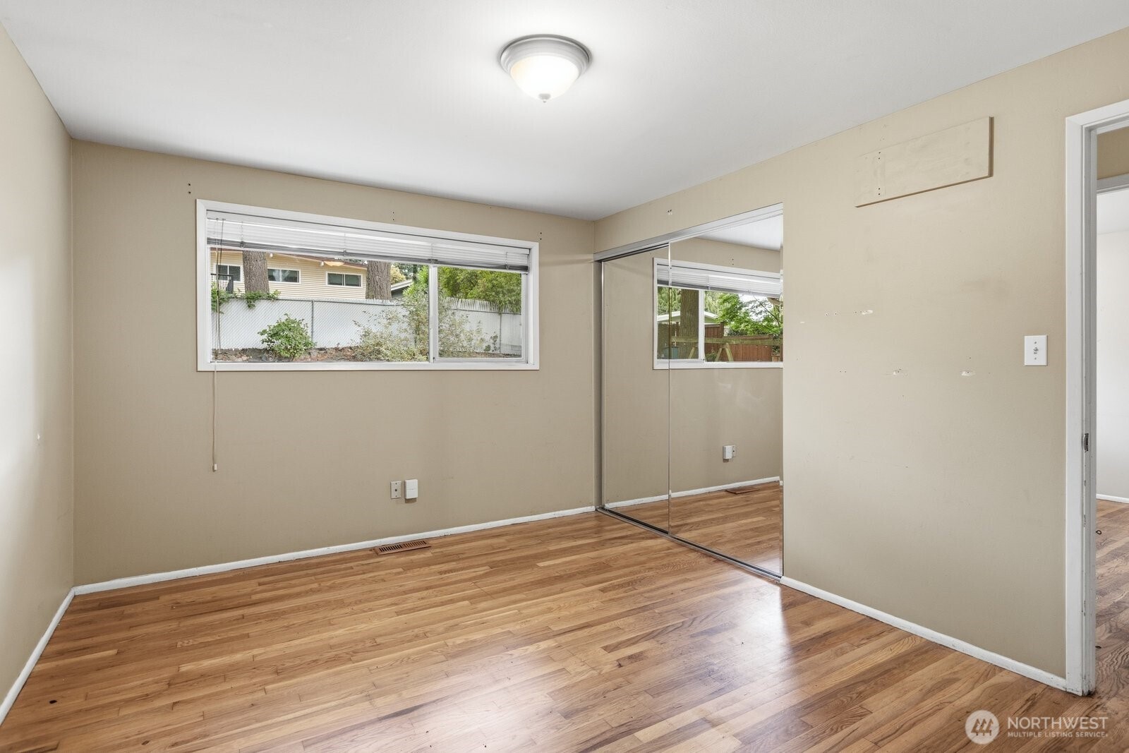 15634 Ne 1st Place Property Photo 10
