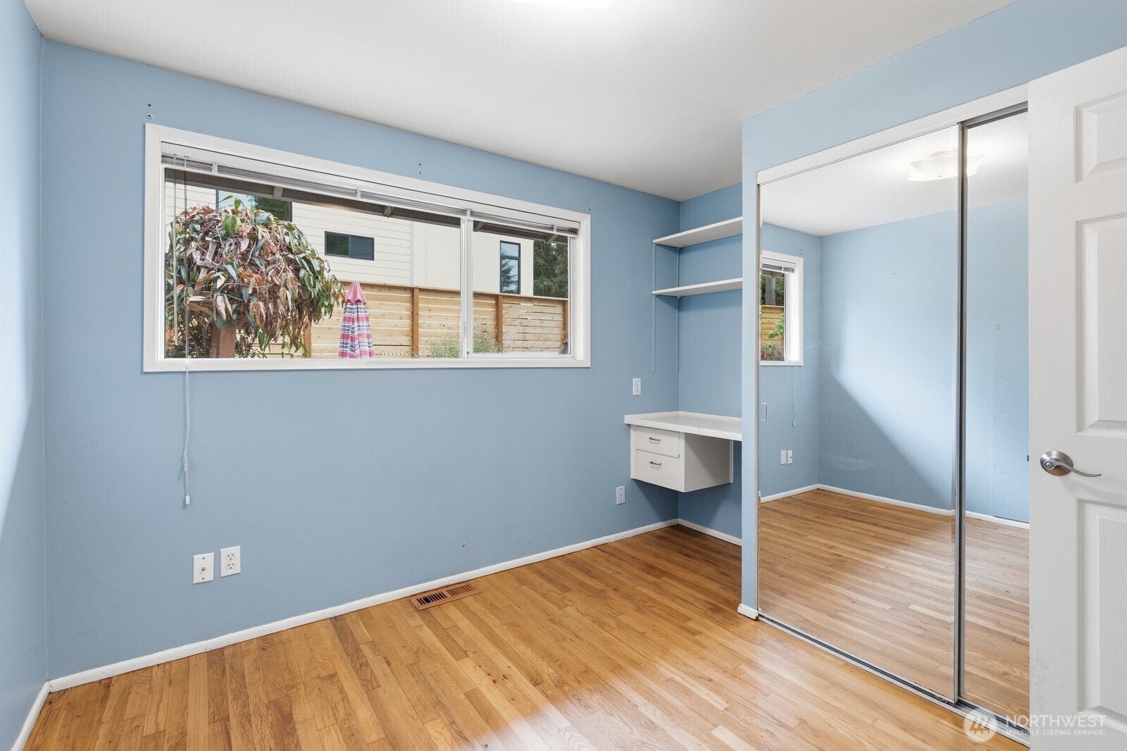 15634 Ne 1st Place Property Photo 12