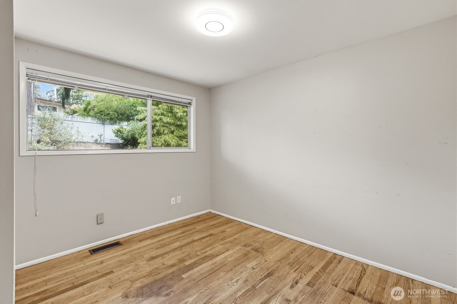 15634 Ne 1st Place Property Photo 14