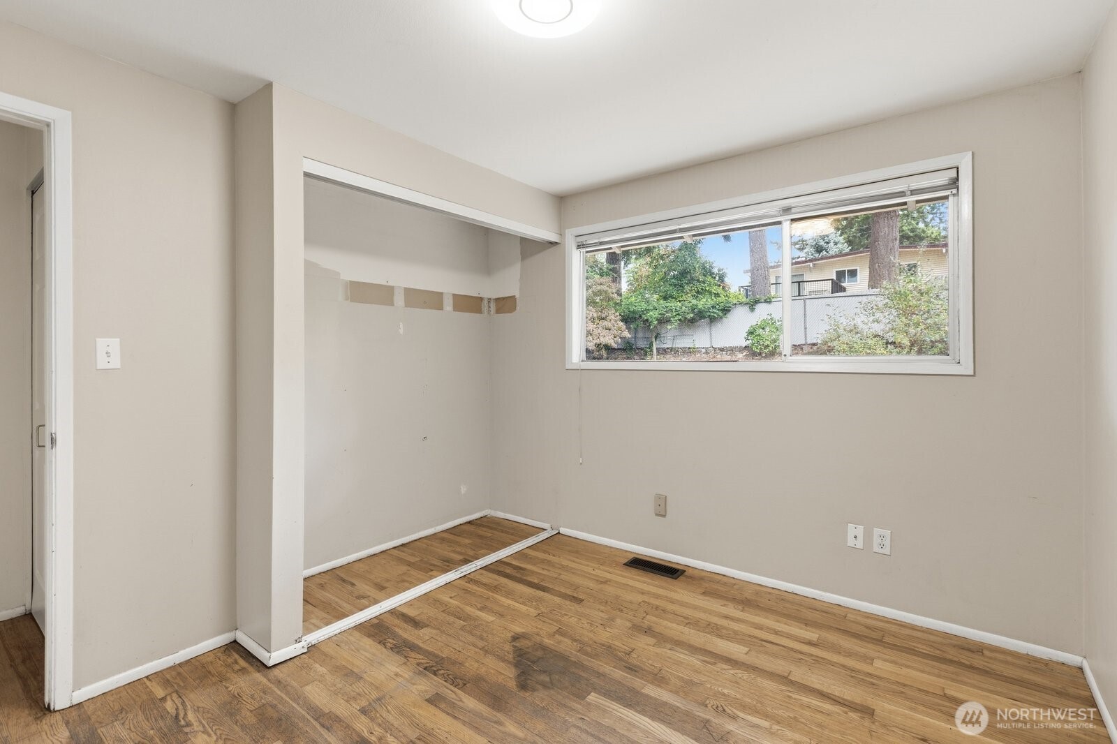 15634 Ne 1st Place Property Photo 16