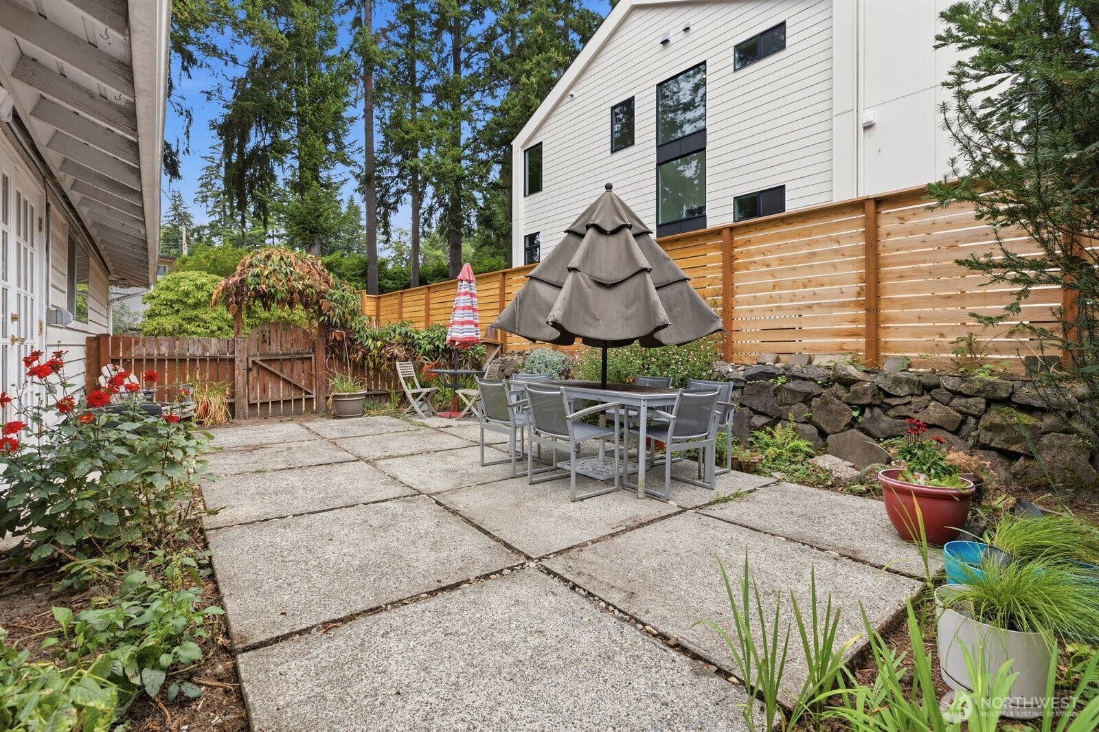 15634 Ne 1st Place Property Photo 24