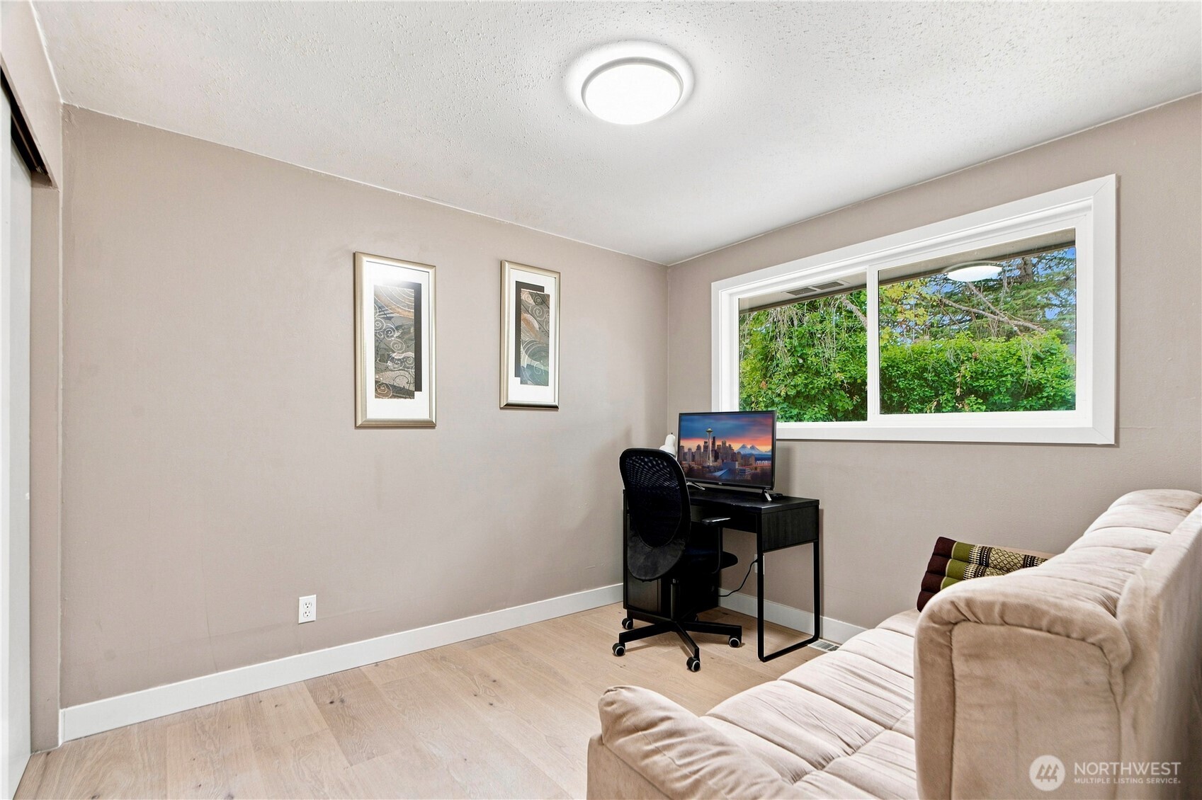 2525 Edmonds Avenue Property Photo 11