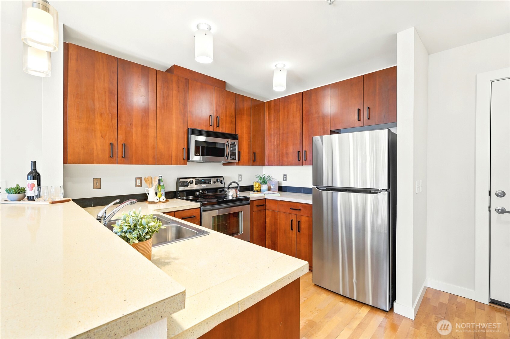 655 Crockett Street B203 Property Photo 8