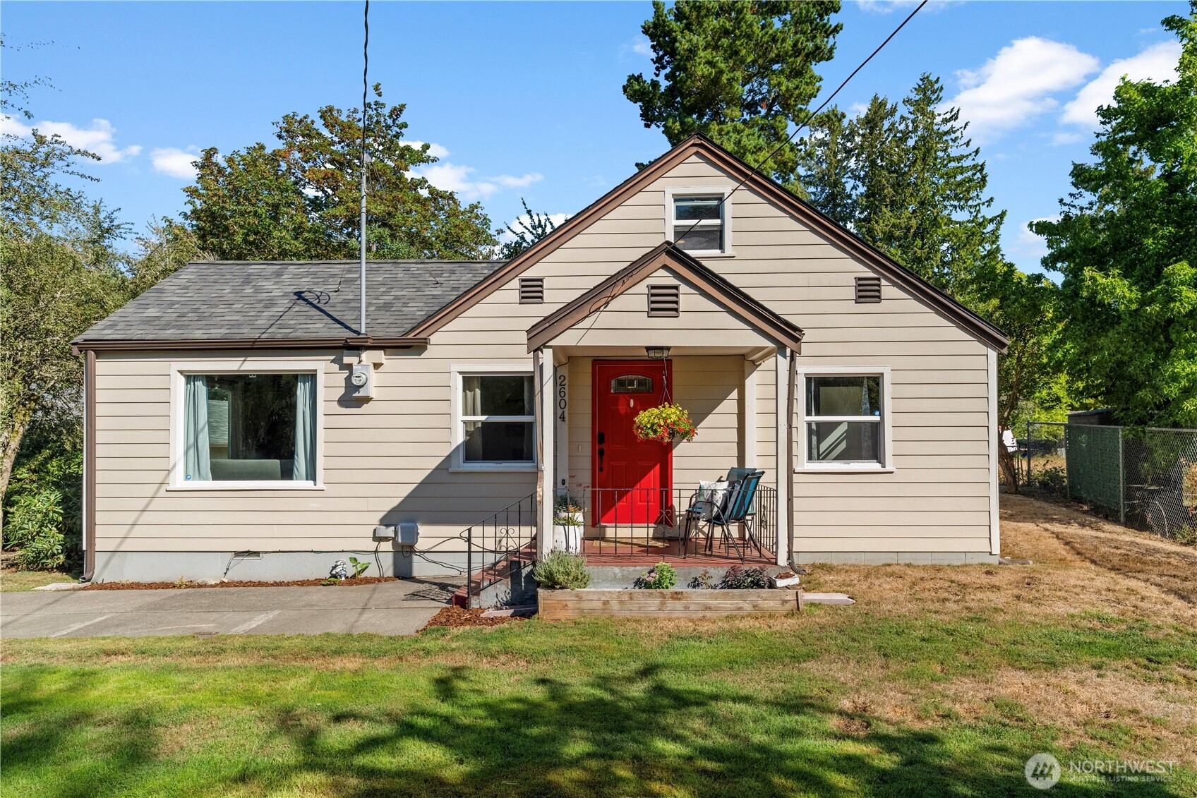 2604 NE Denny Road Property Photo 1