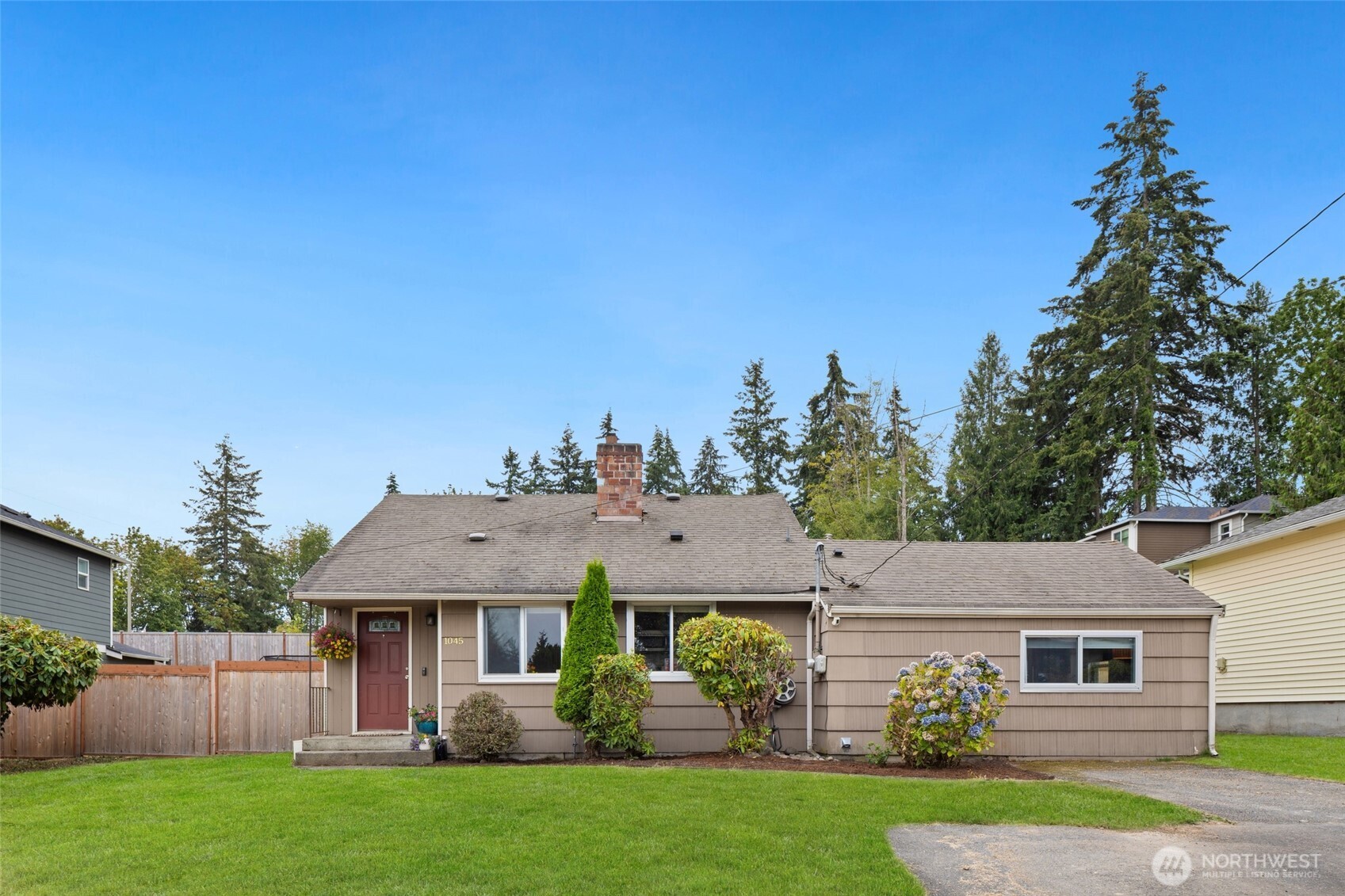 1045 S 197th Street Property Photo 1