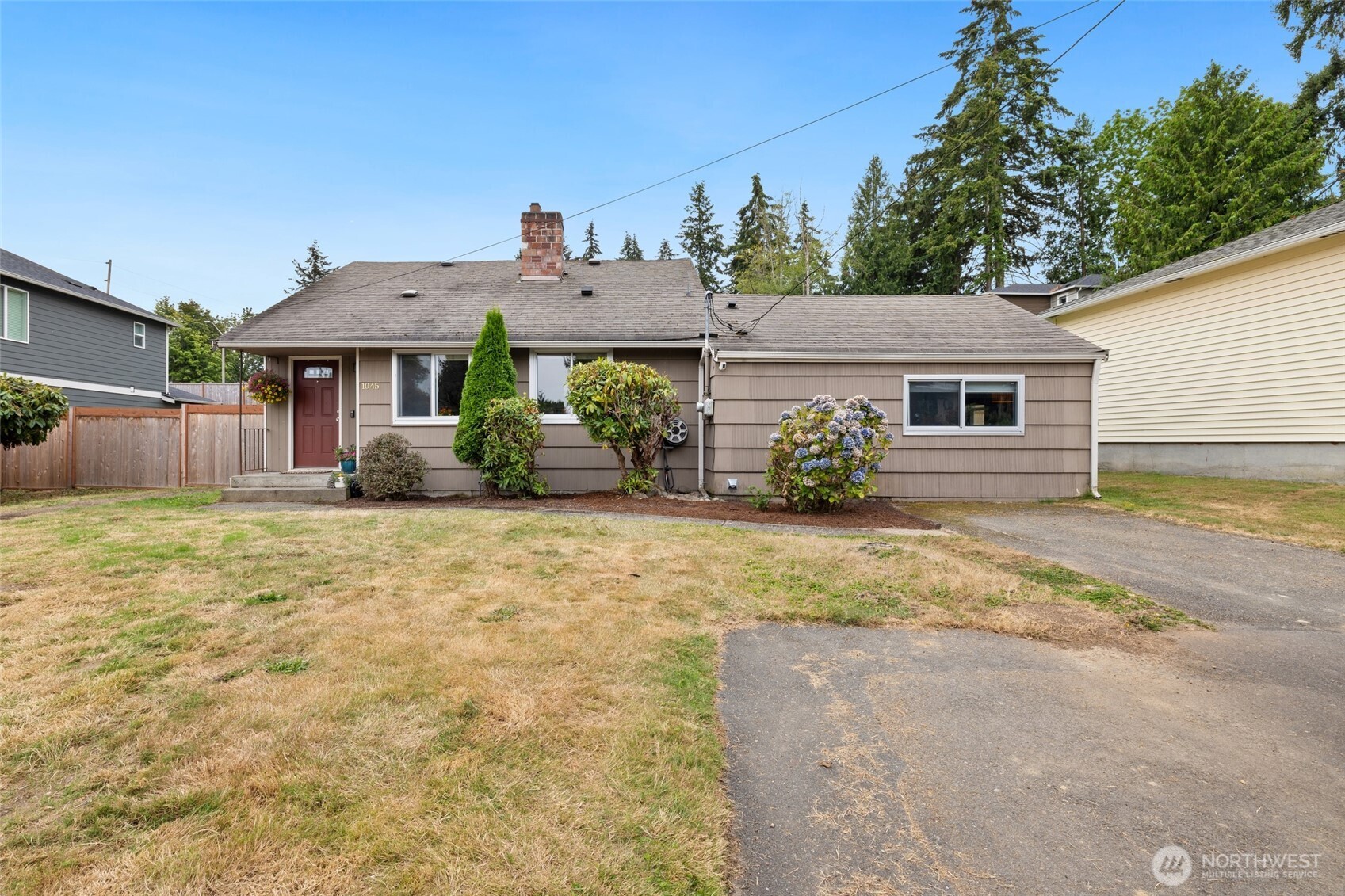1045 S 197th Street Property Photo 4