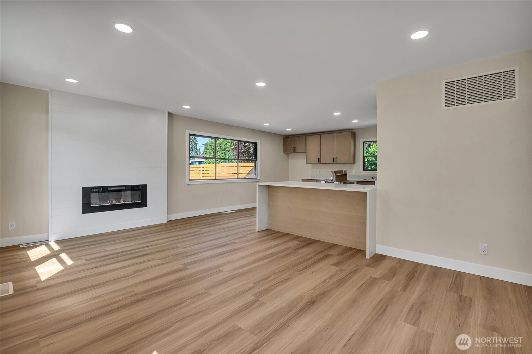12504 8th Avenue Property Photo 6