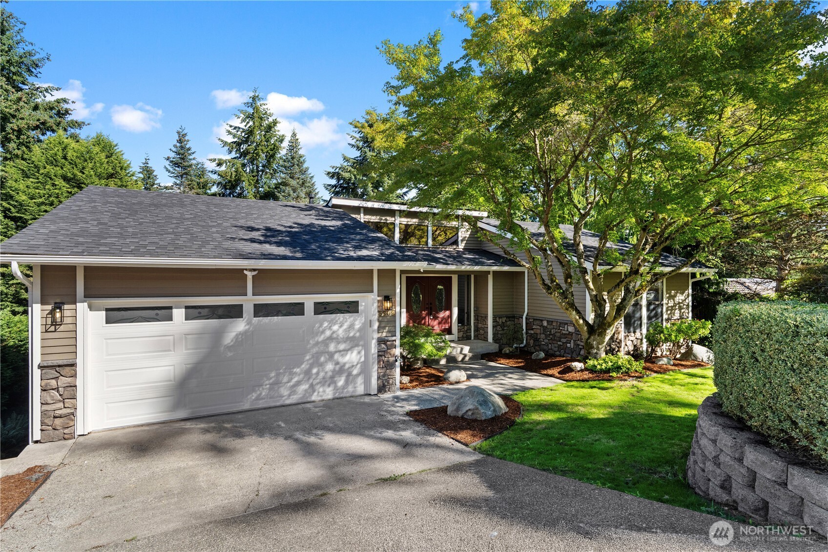 3909 Northshore Boulevard Property Photo 1