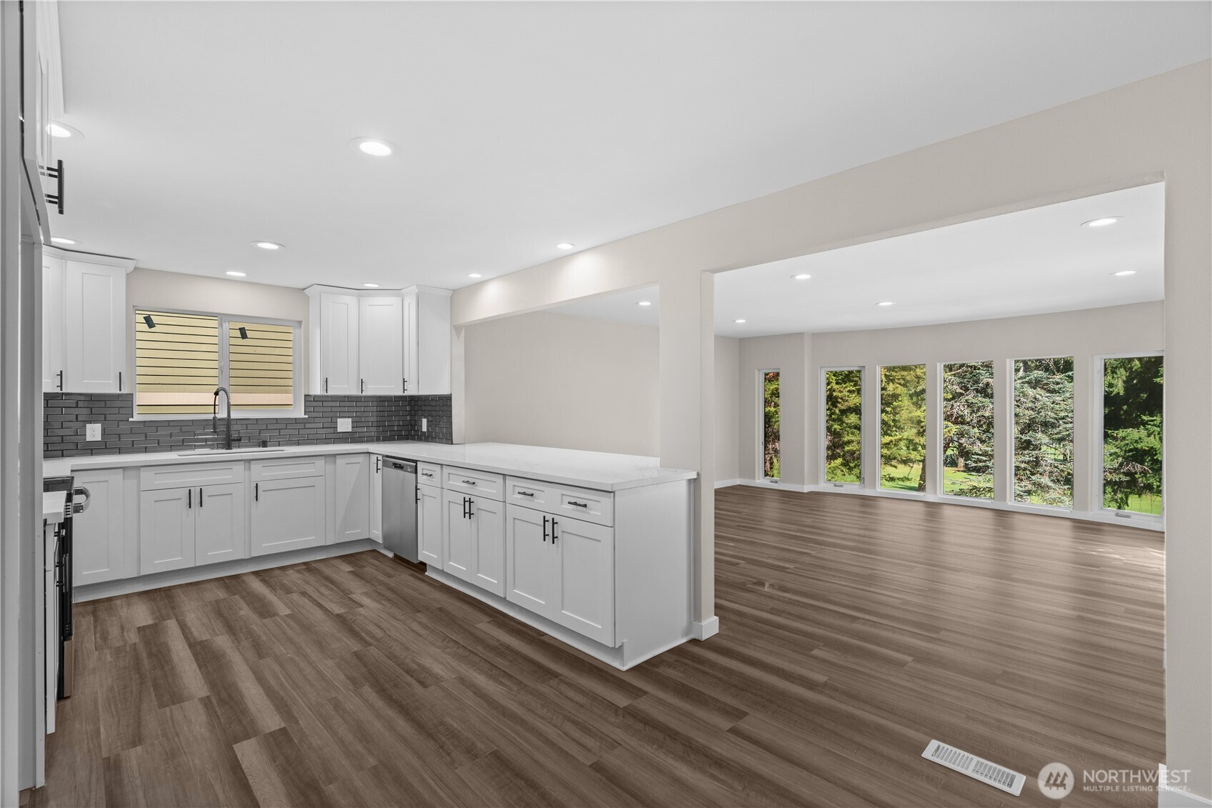 3909 Northshore Boulevard Property Photo 11