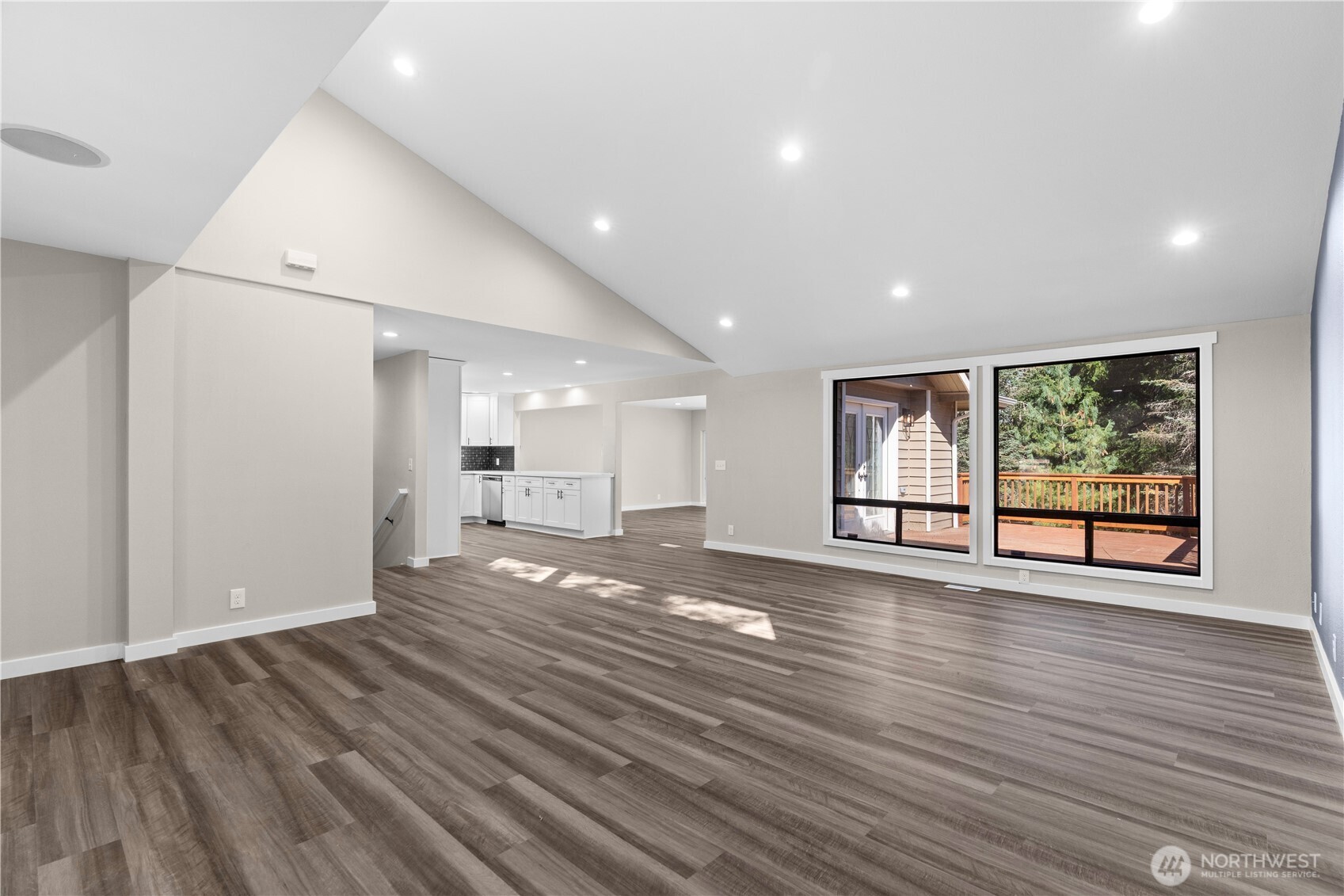3909 Northshore Boulevard Property Photo 13