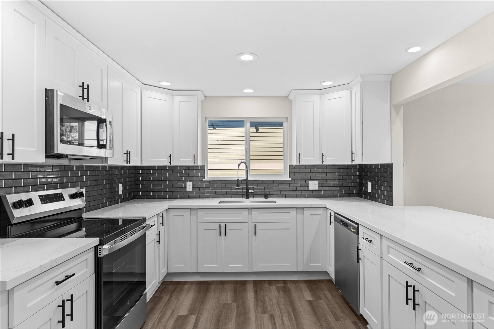 3909 Northshore Boulevard Property Photo 14