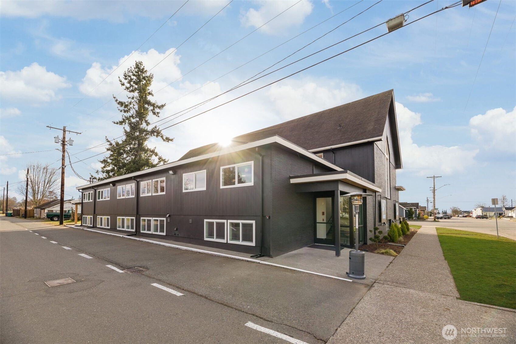 1607 4th Street Property Photo 2
