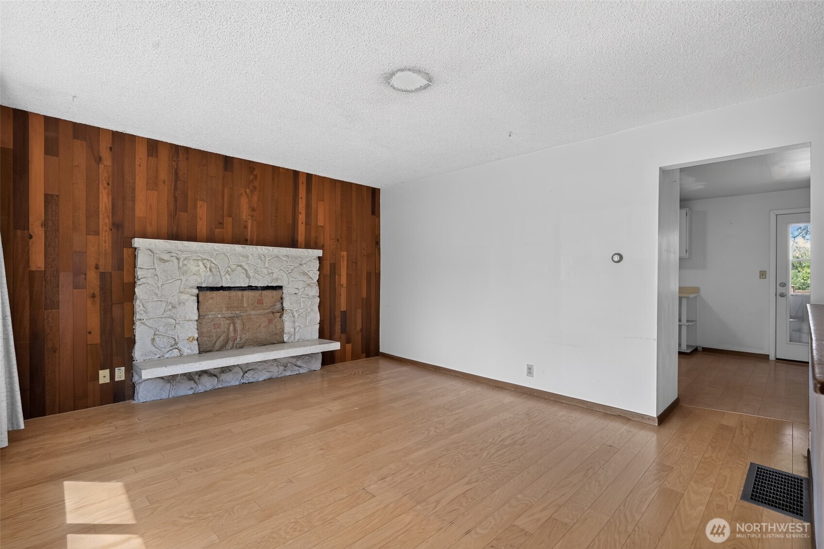 2854 S Juneau Street Property Photo 4