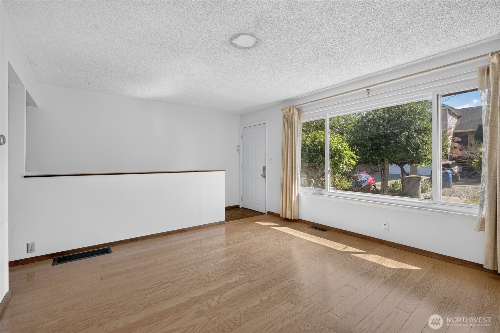 2854 S Juneau Street Property Photo 7