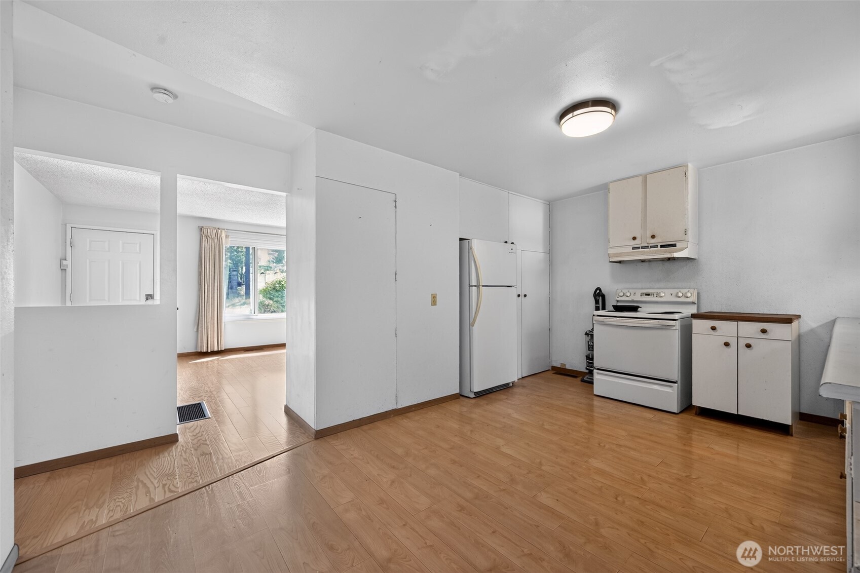 2854 S Juneau Street Property Photo 12