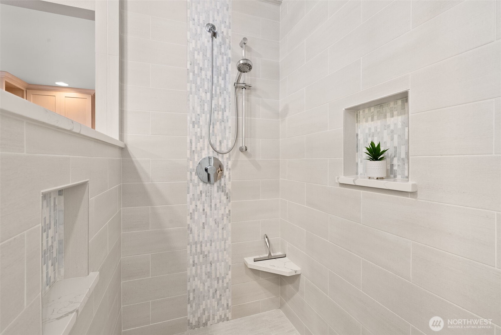 3301 Gravelly Beach Loop Property Photo 23