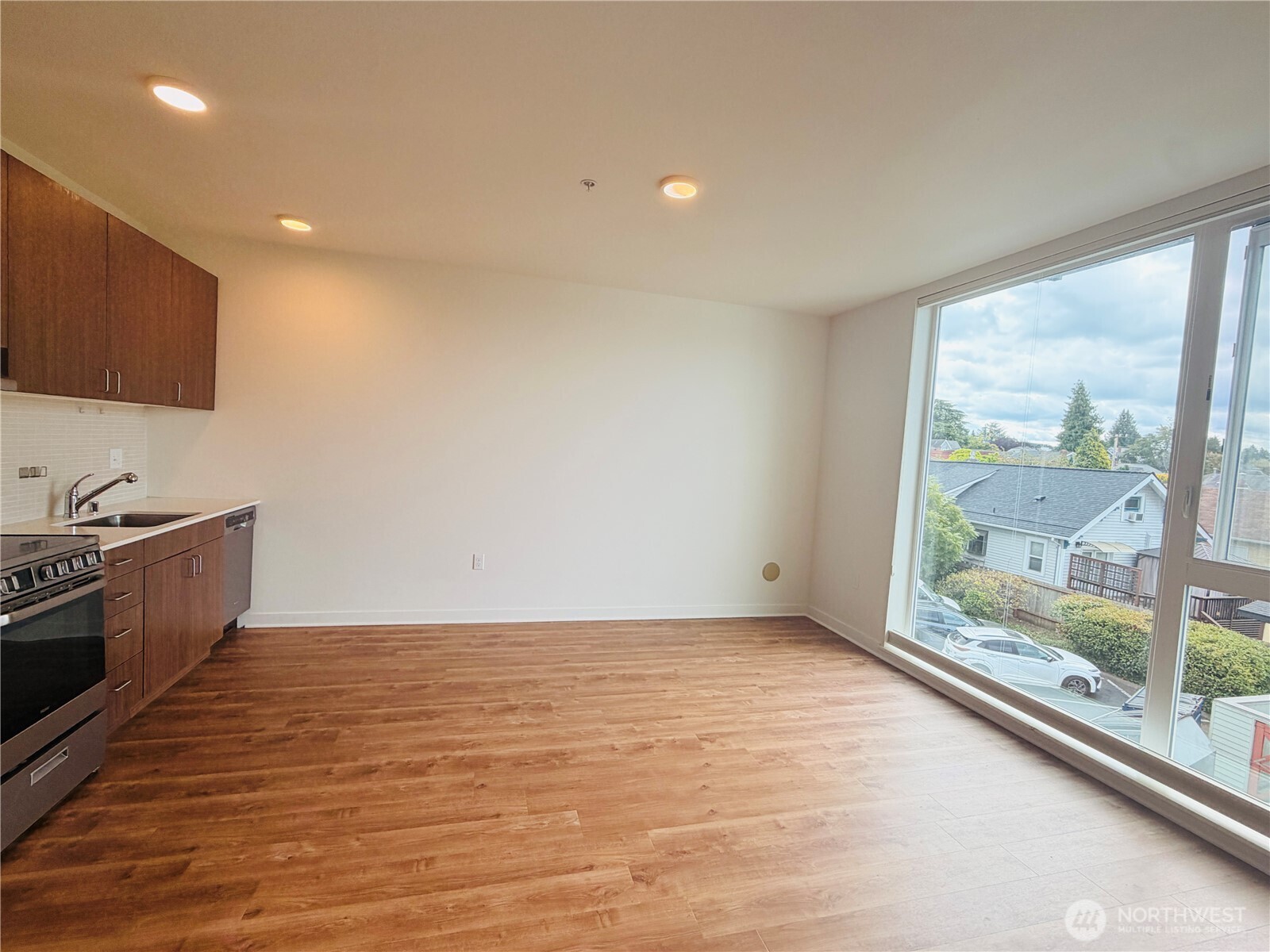 1601 N 45th Street 307 Property Photo 13