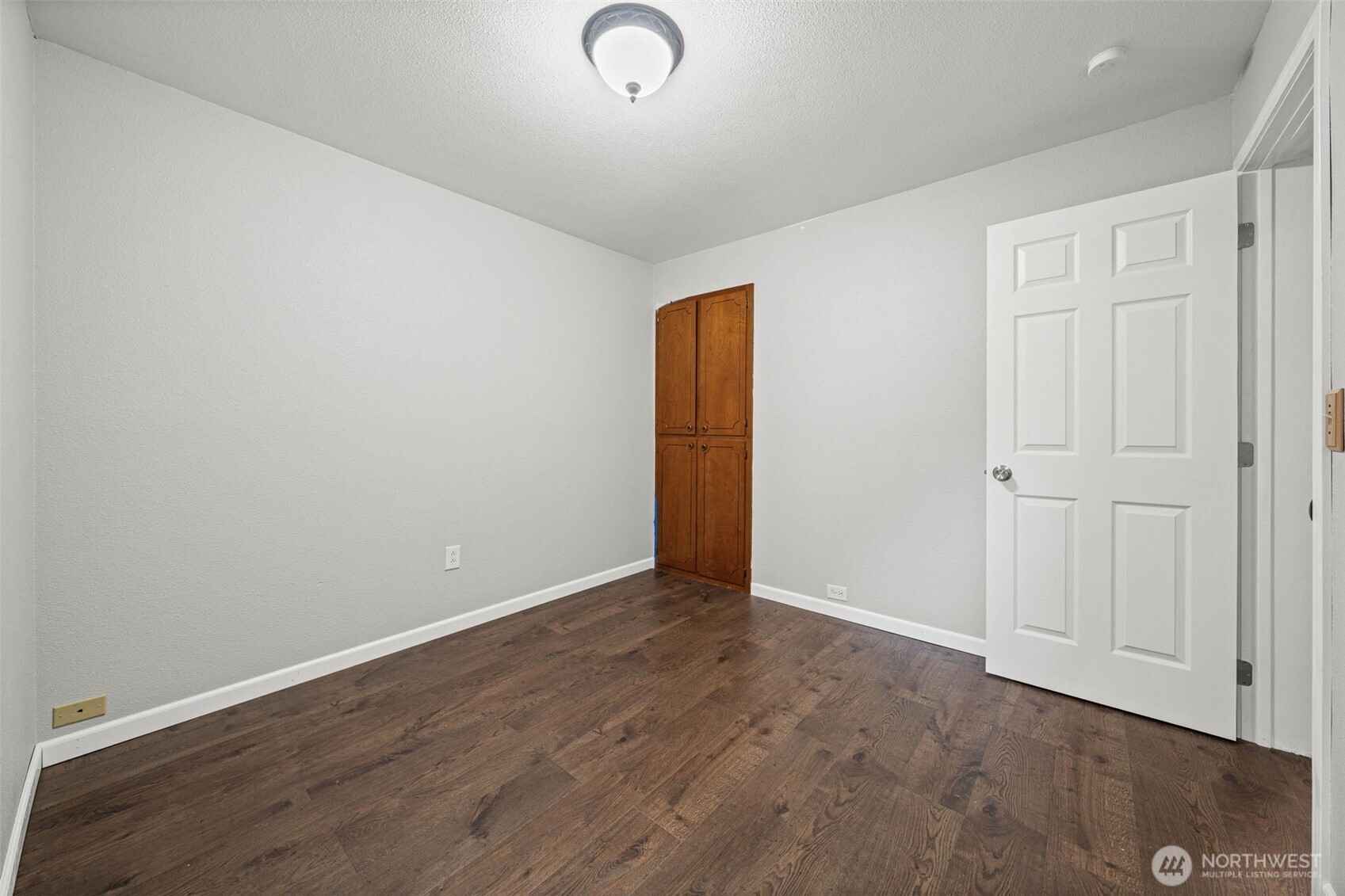 281 S C Street Property Photo 16