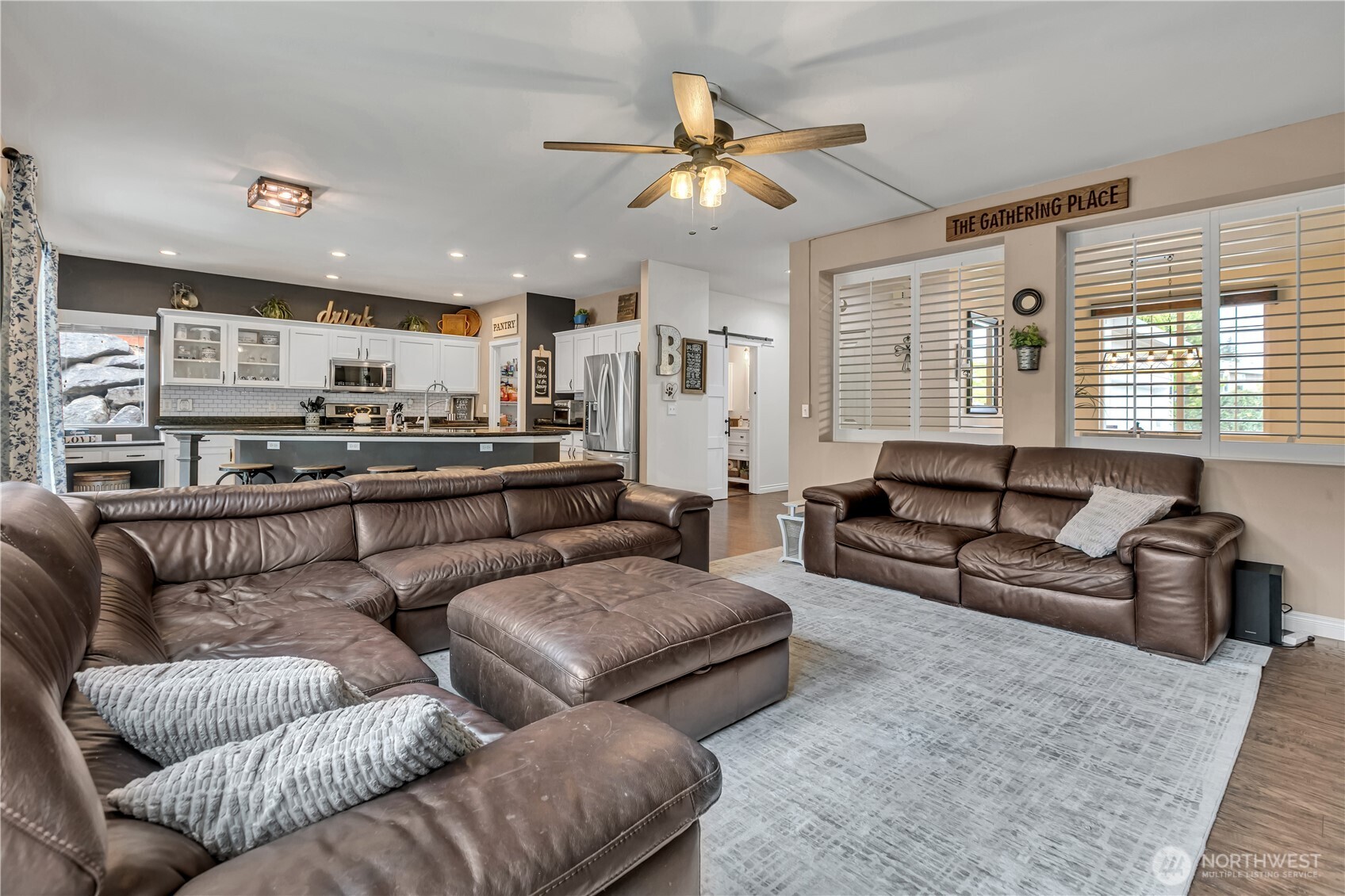 5728 Hazel Loop Property Photo 8