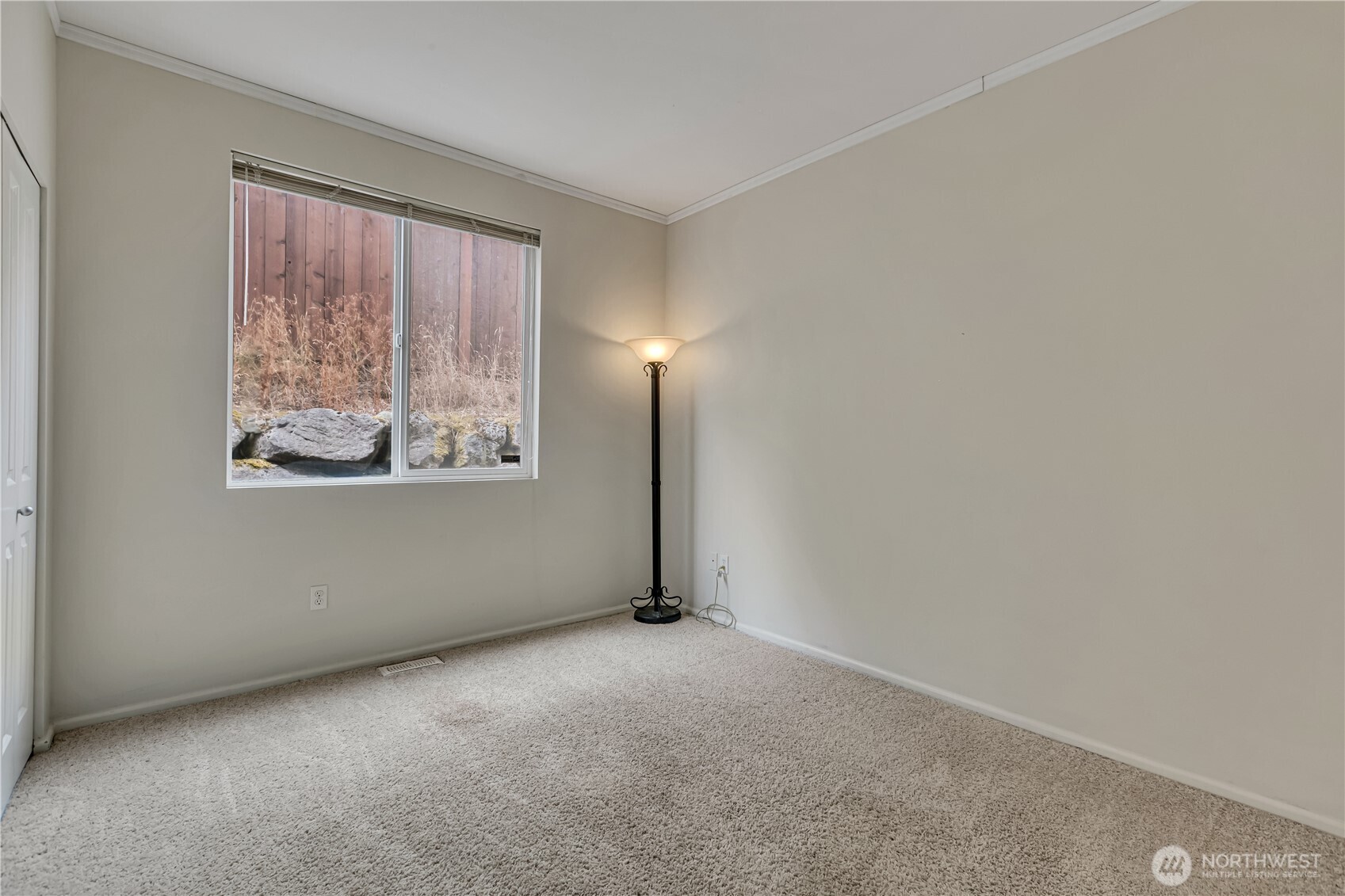 5728 Hazel Loop Property Photo 16