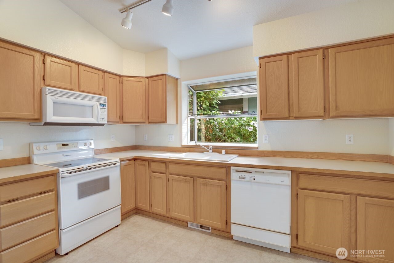 5501 Cricket Lane Property Photo 8