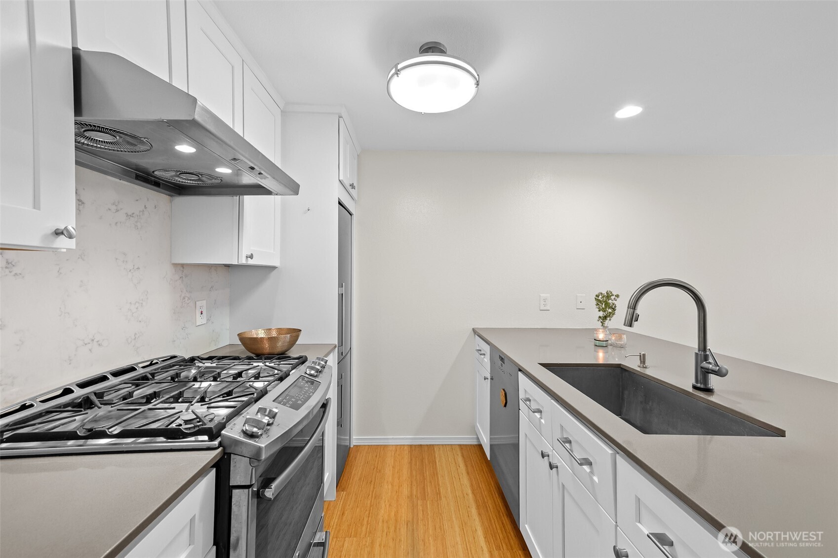 520 2nd Avenue 201 Property Photo 6