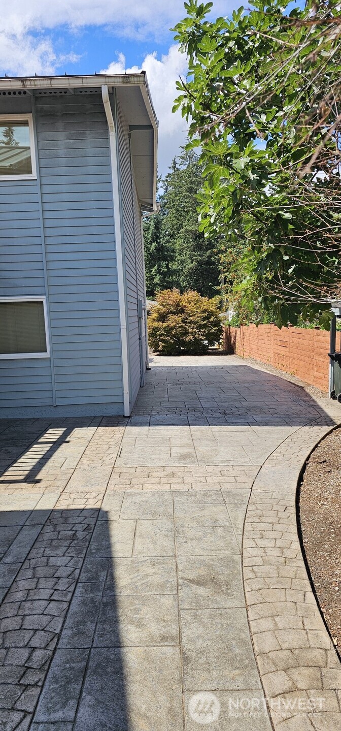 14554 166th Place Property Photo 9