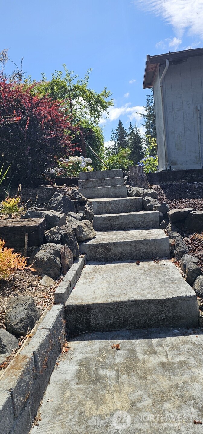 14554 166th Place Property Photo 11