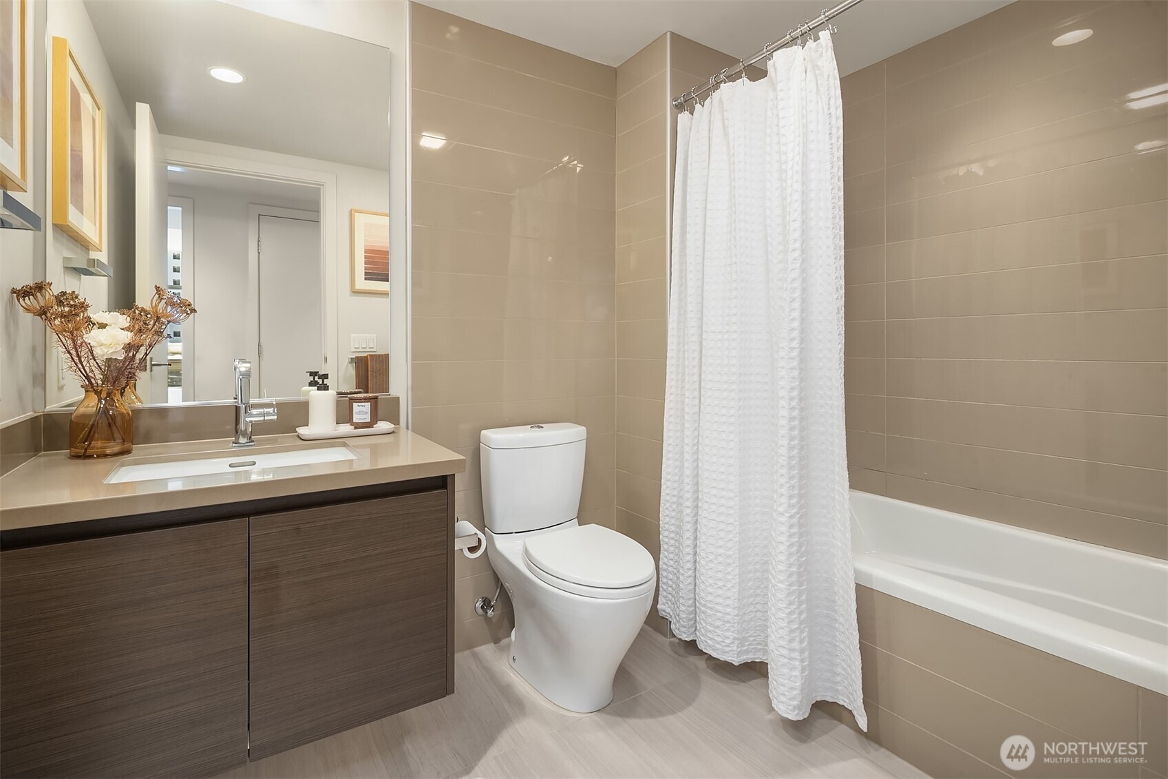 583 Battery Street 508n Property Photo 13